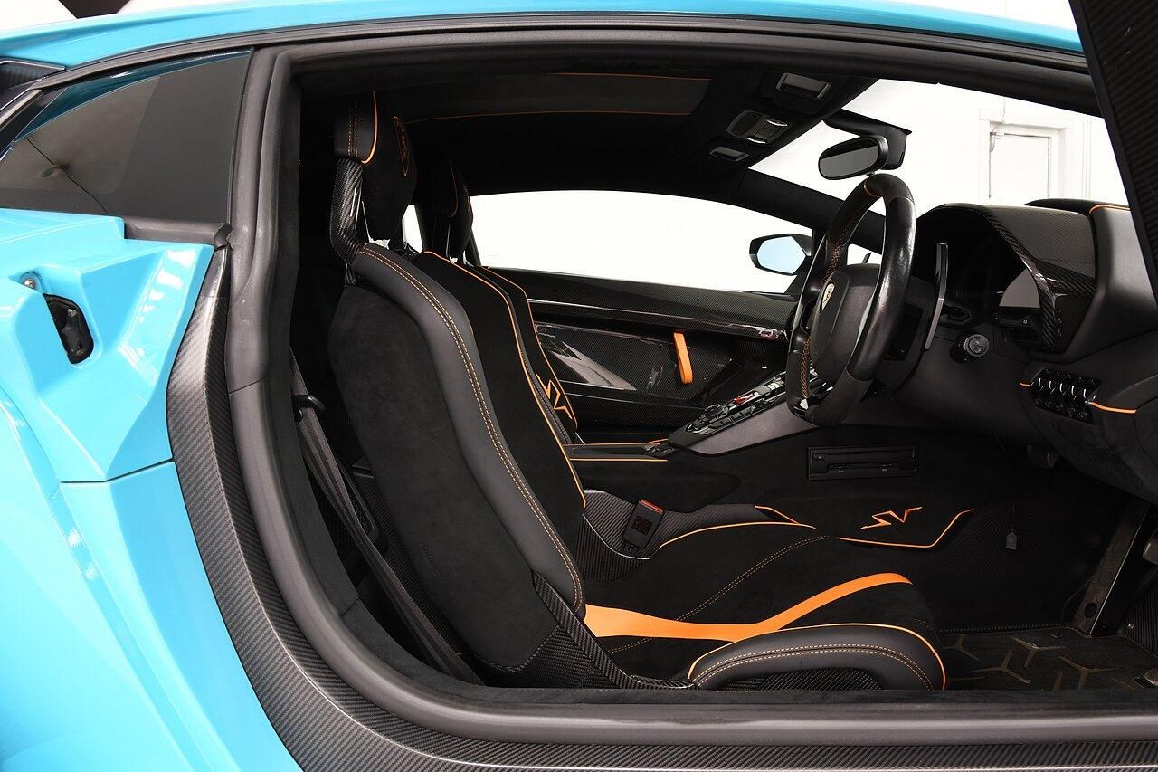 LAMBORGHINI AVENTADOR COUPE LP 750-4 Superveloce 2dr ISR for sale UK - Slide 6