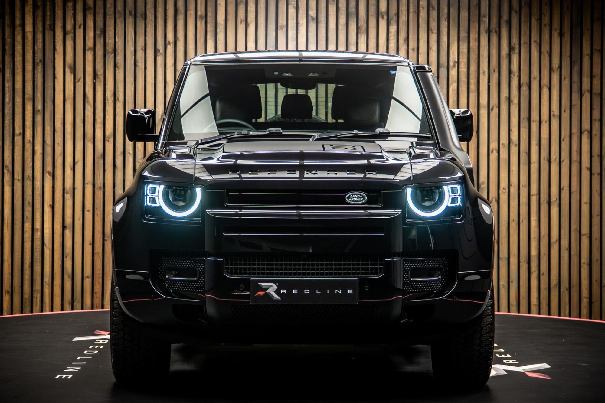 LAND ROVER DEFENDER DIESEL ESTATE 3.0 D250 X-Dynamic HSE 90 3dr Auto for sale UK - Slide 5