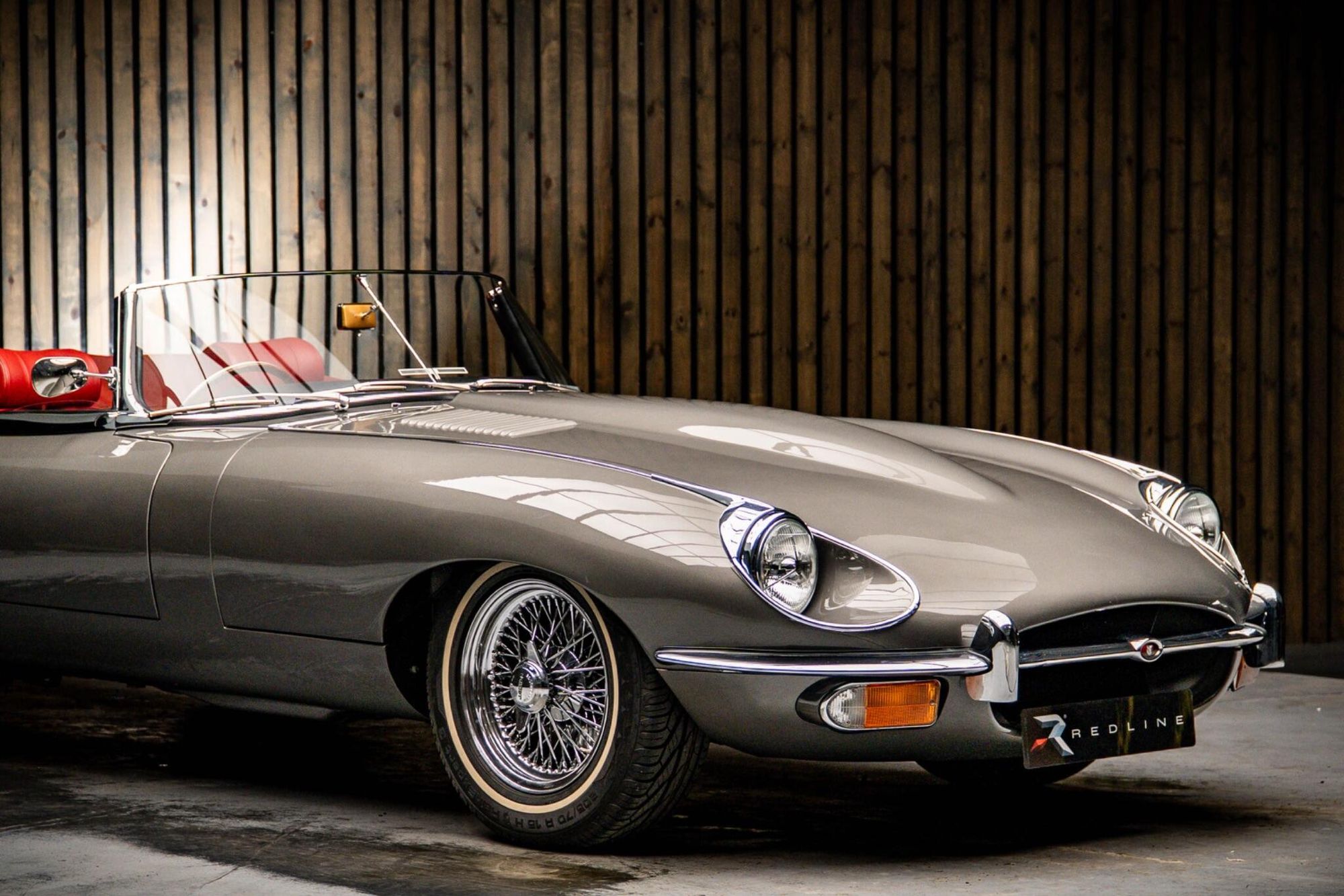 JAGUAR F-TYPE CONVERTIBLE 2.0 2dr Auto for sale UK - Slide 10