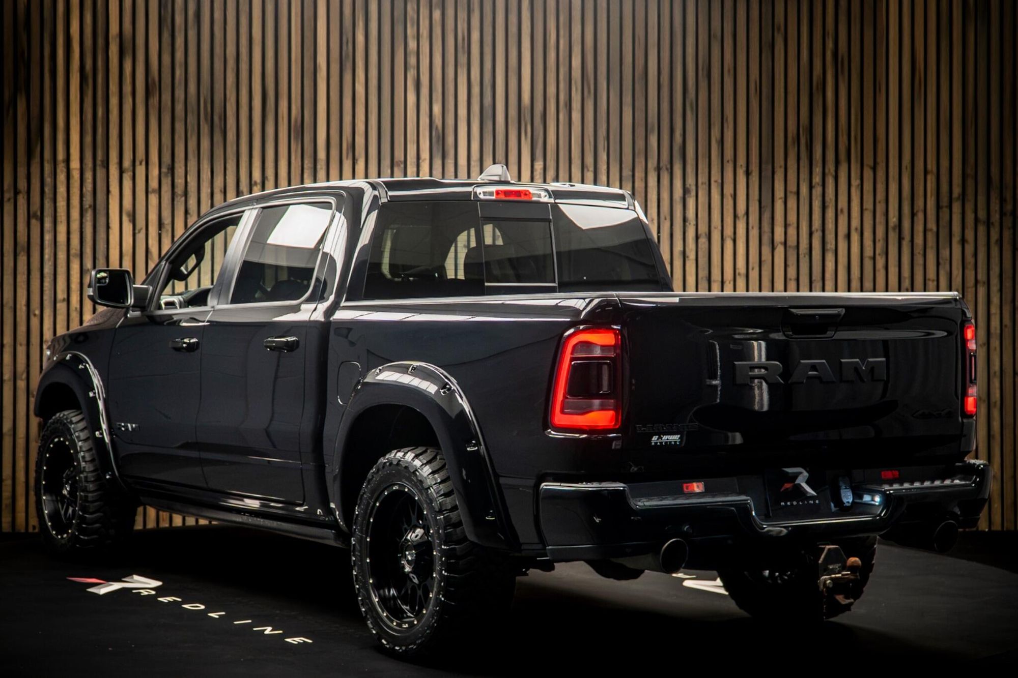 DODGE RAM PICKUP 5.7 V8 Hemi Laramie 4dr Auto for sale UK - Slide 3