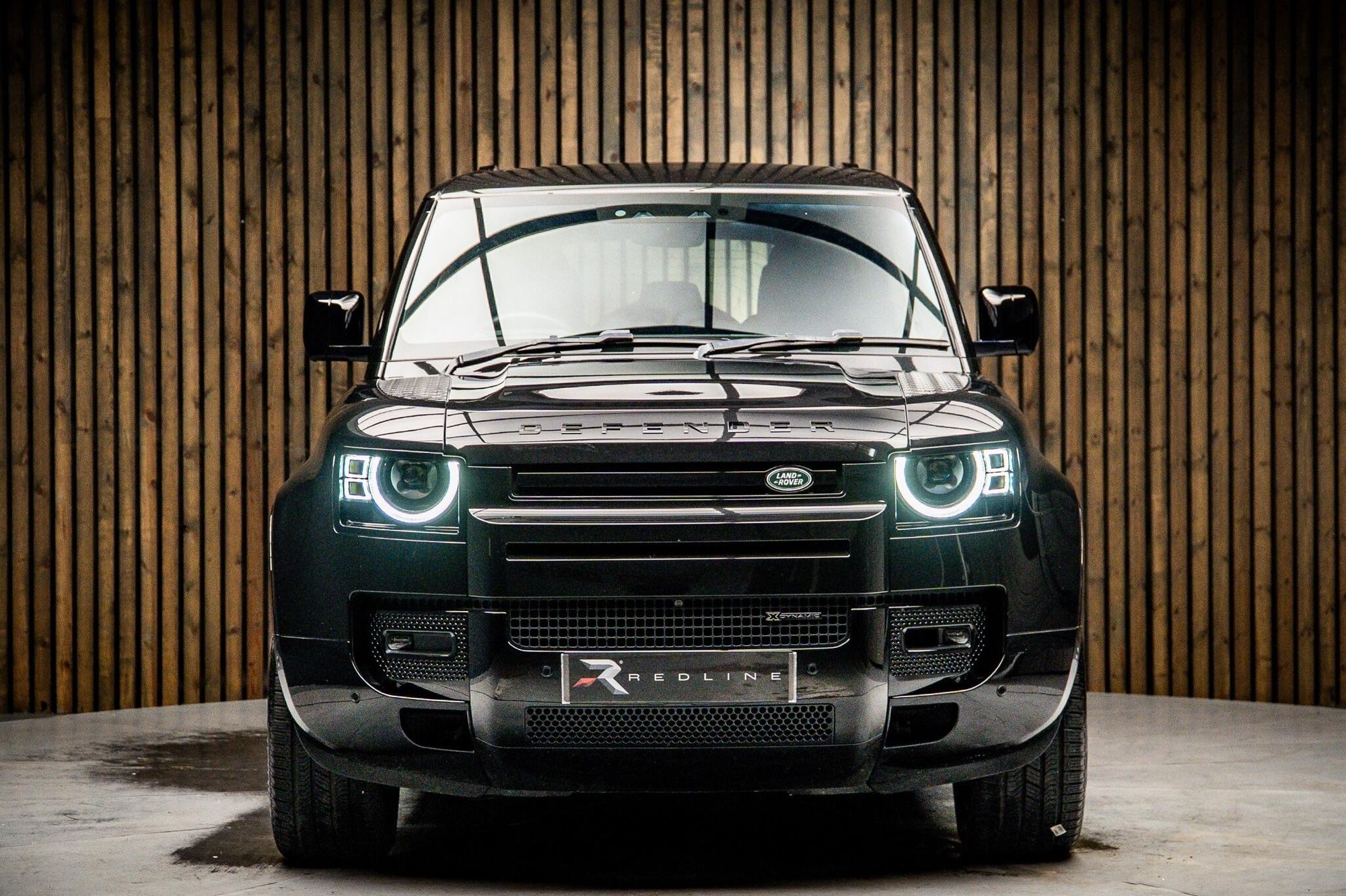 LAND ROVER DEFENDER DIESEL ESTATE 3.0 D250 X-Dynamic SE 110 5dr Auto for sale UK - Slide 4