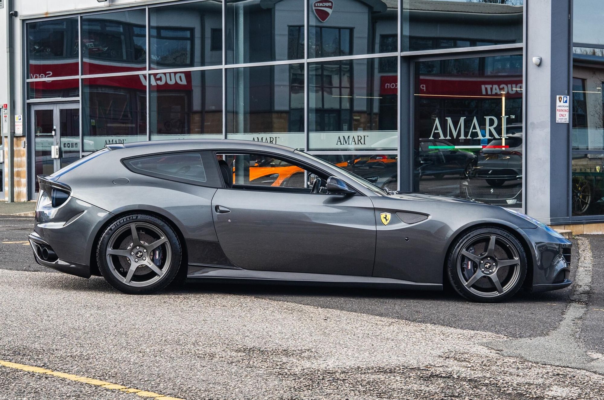 FERRARI FF COUPE 2dr Auto for sale UK - Slide 7