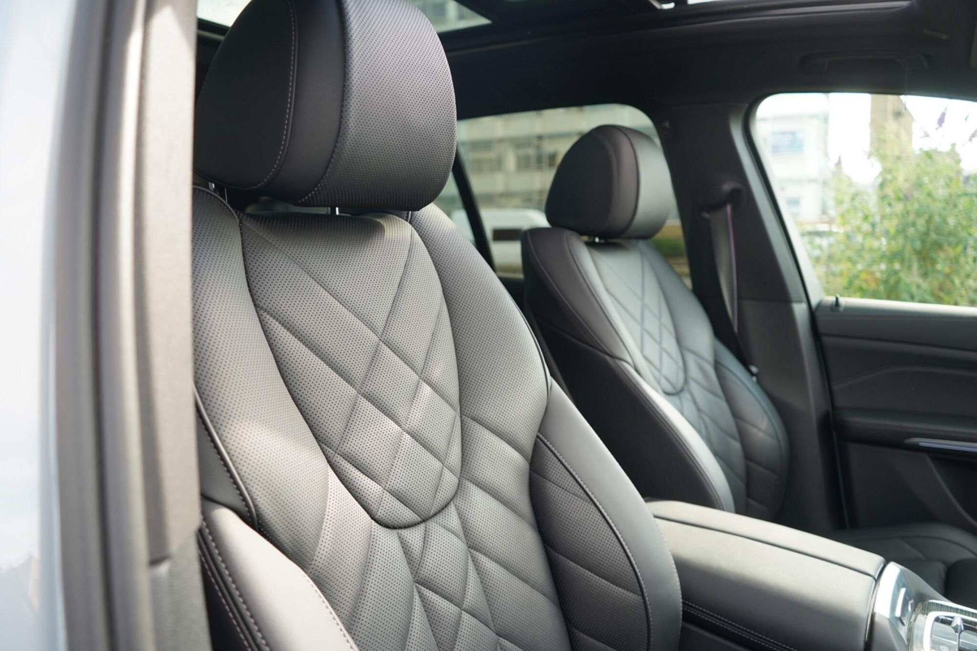 BMW X5 DIESEL ESTATE xDrive30d MHT M Sport 5dr Auto for sale UK - Slide 3