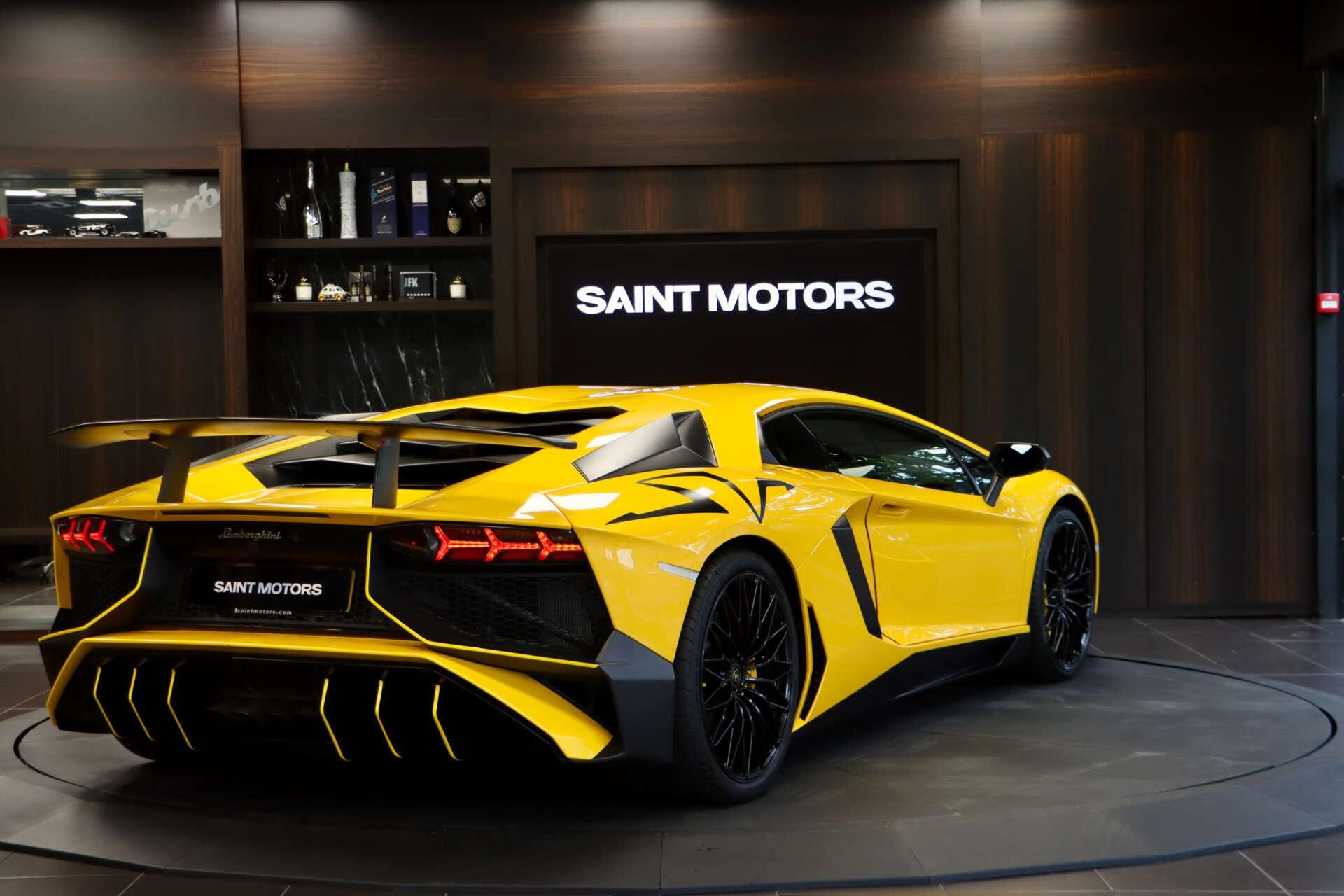 LAMBORGHINI AVENTADOR COUPE LP 750-4 Superveloce 2dr ISR for sale UK - Slide 8