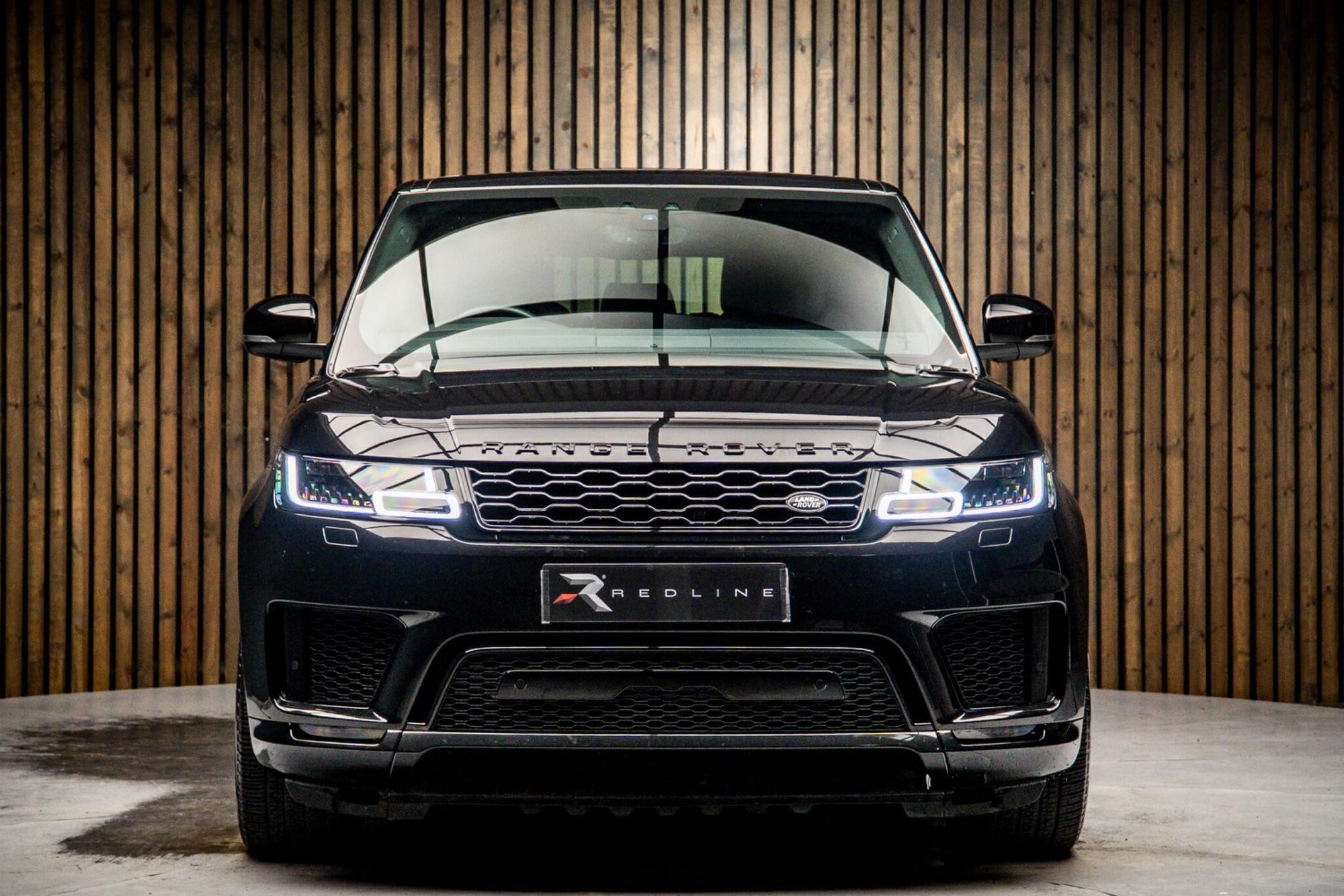 LAND ROVER RANGE ROVER SPORT DIESEL ESTATE 3.0 D300 HSE Dynamic Black 5dr Auto for sale UK - Slide 5
