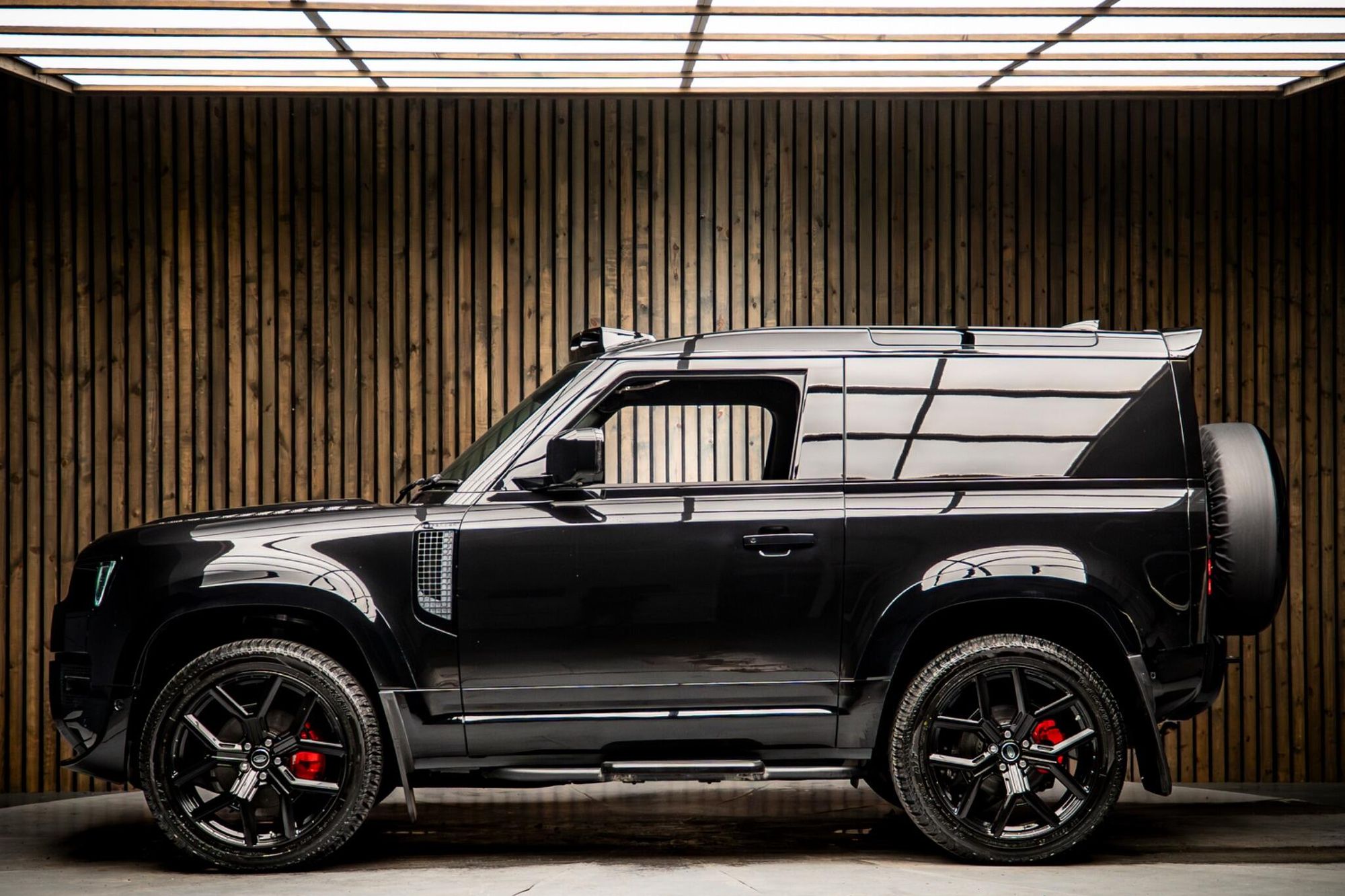 LAND ROVER DEFENDER 90 DIESEL 3.0 D250 Hard Top X-Dynamic HSE Auto for sale UK - Slide 7