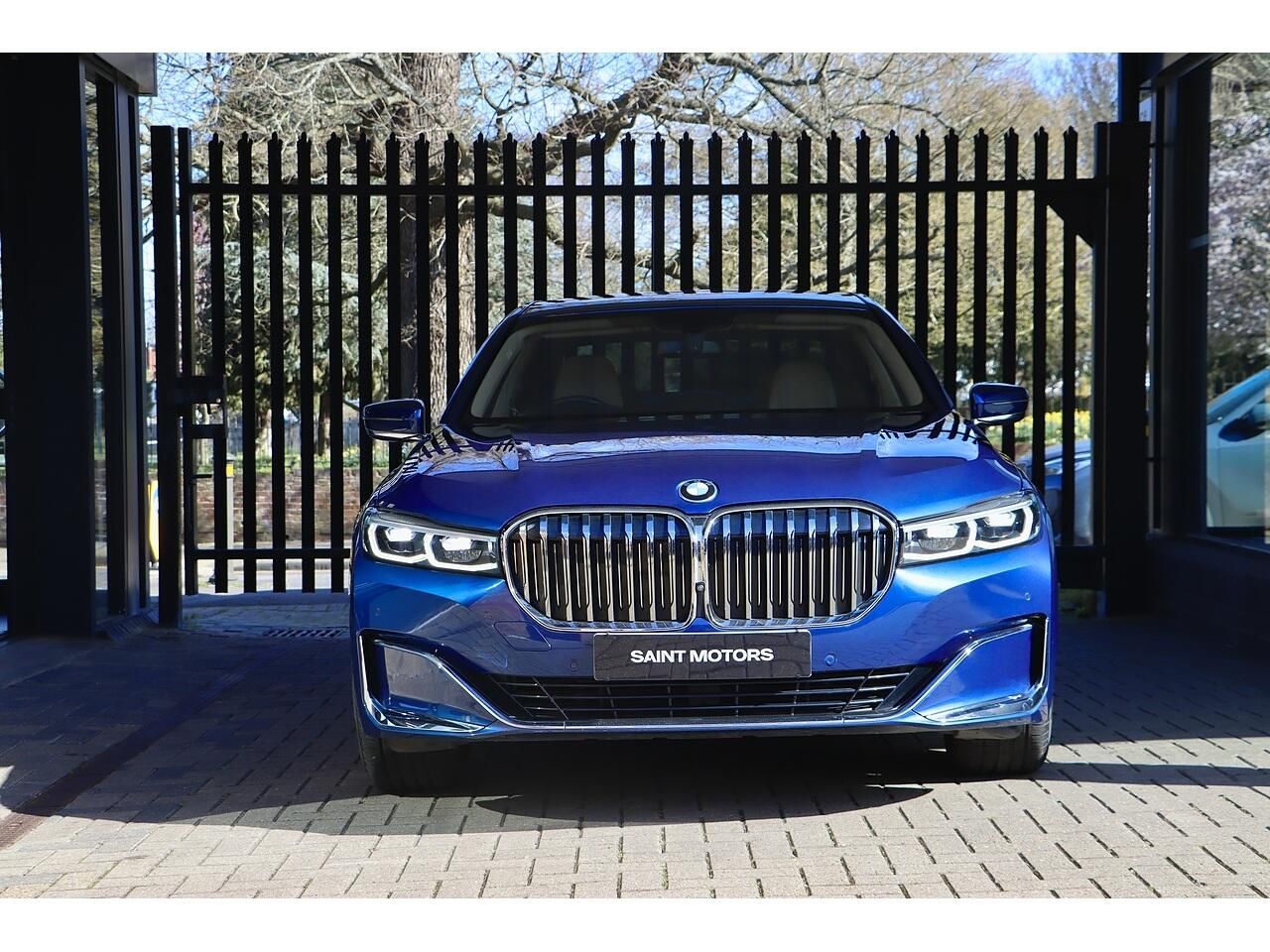 BMW 7 SERIES SALOON 745e 4dr Auto for sale UK - Slide 3