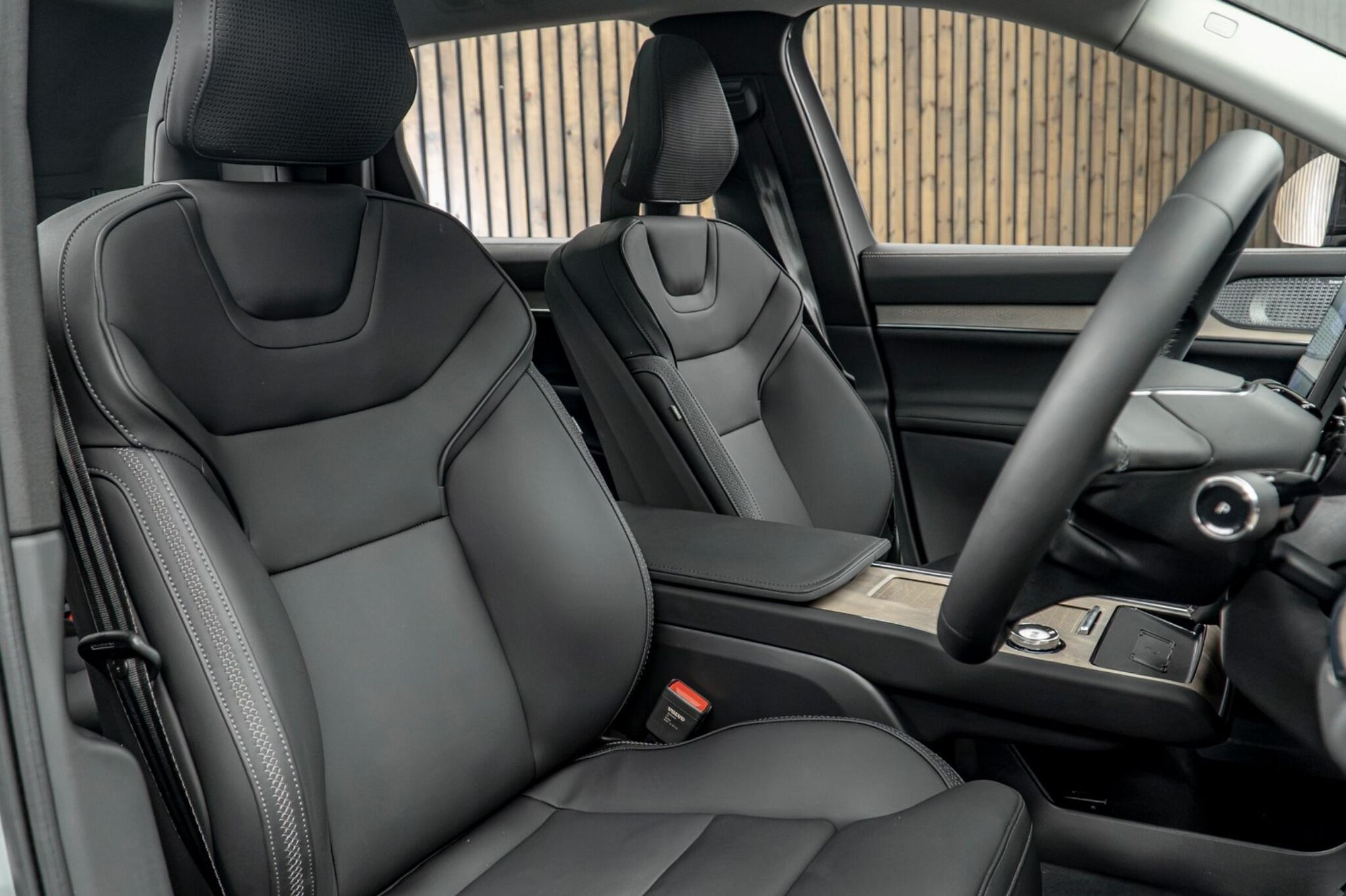 VOLVO EX90 ESTATE 300kW Twin Motor Ultra 111kWh 5dr Auto for sale UK - Slide 2