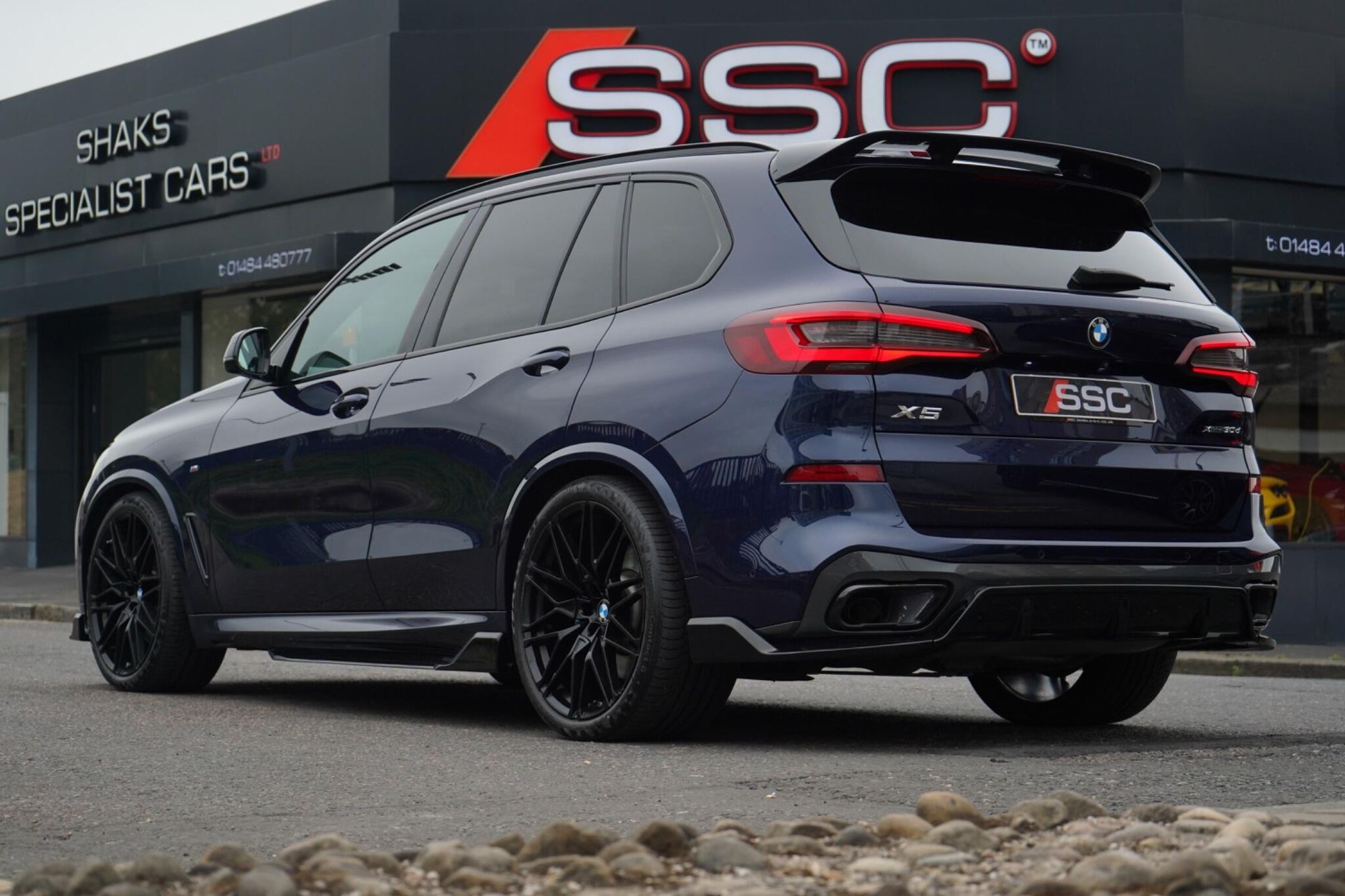 BMW X5 DIESEL ESTATE xDrive30d MHT M Sport 5dr Auto for sale UK - Slide 2