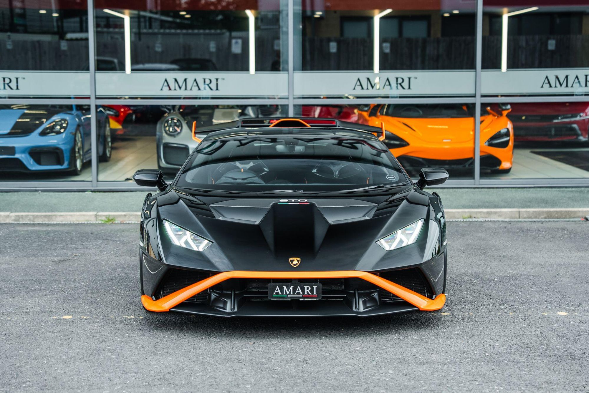 LAMBORGHINI HURACAN EVO COUPE 5.2 V10 640 STO 2dr Auto for sale UK - Slide 6