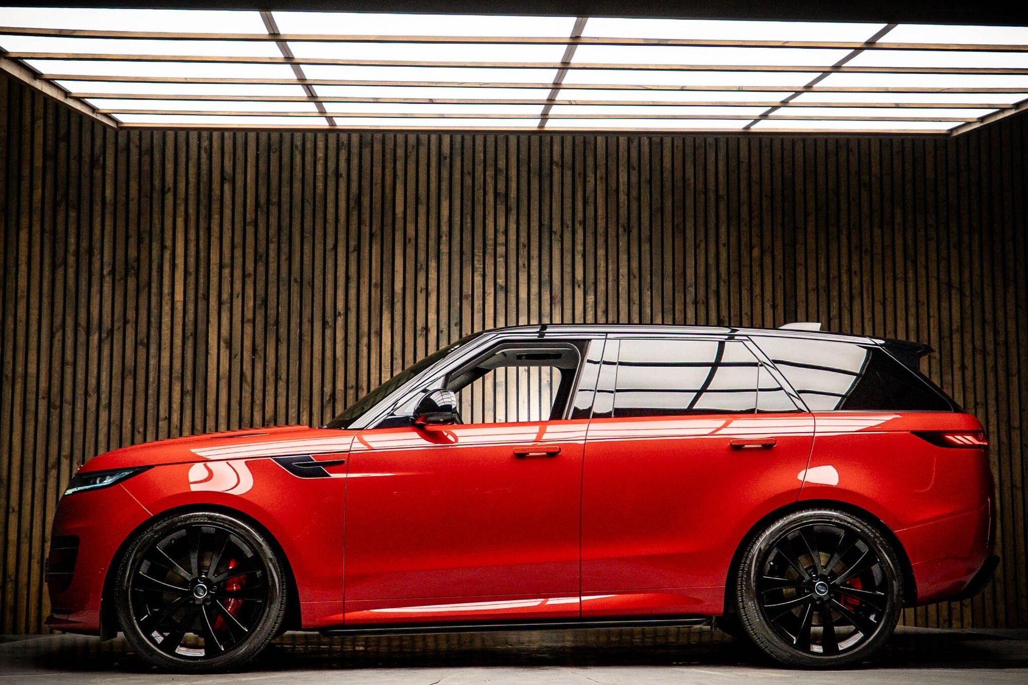 LAND ROVER RANGE ROVER SPORT DIESEL ESTATE 3.0 D350 First Edition 5dr Auto for sale UK - Slide 7