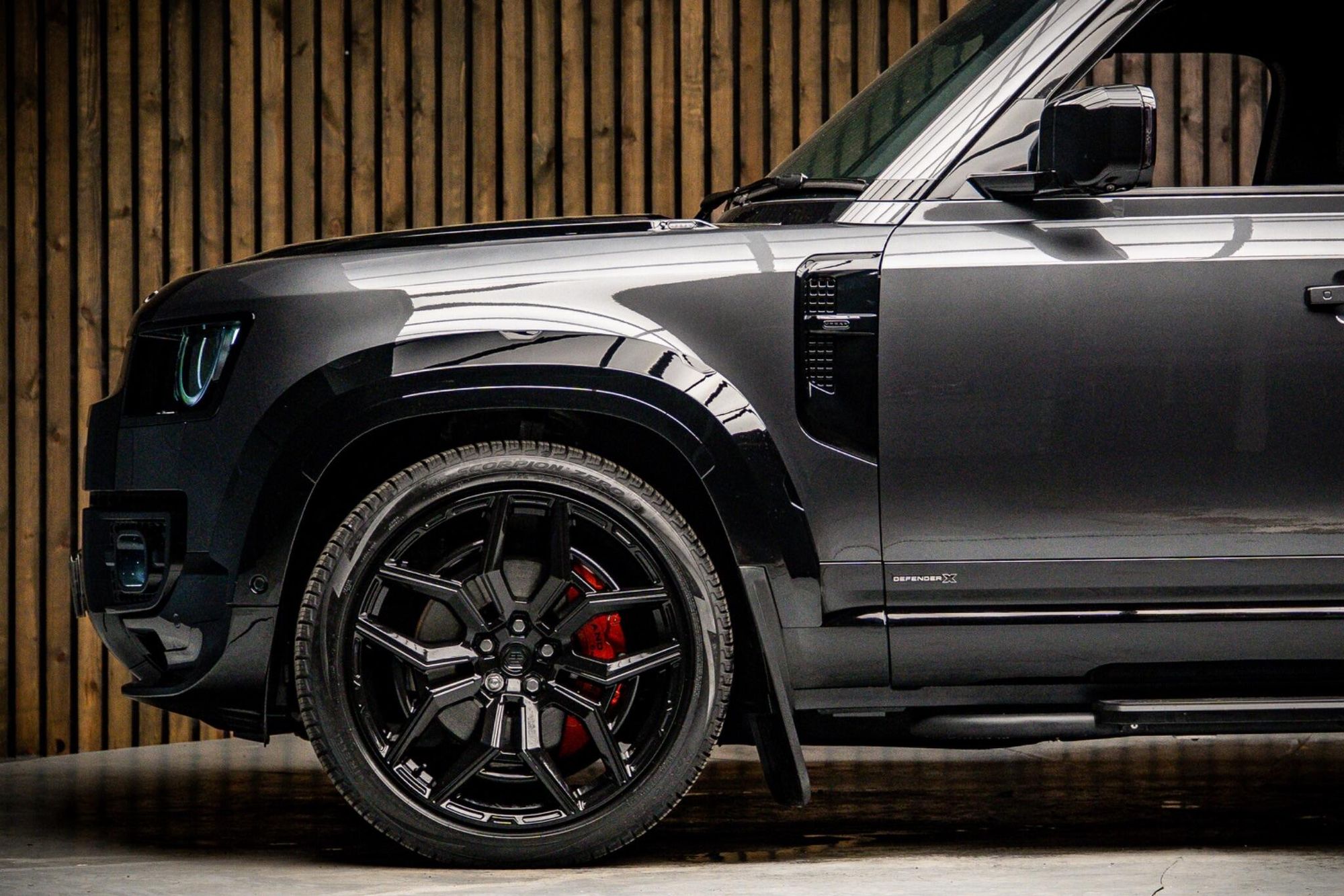 LAND ROVER DEFENDER ESTATE 5.0 P425 X 110 5dr Auto for sale UK - Slide 9