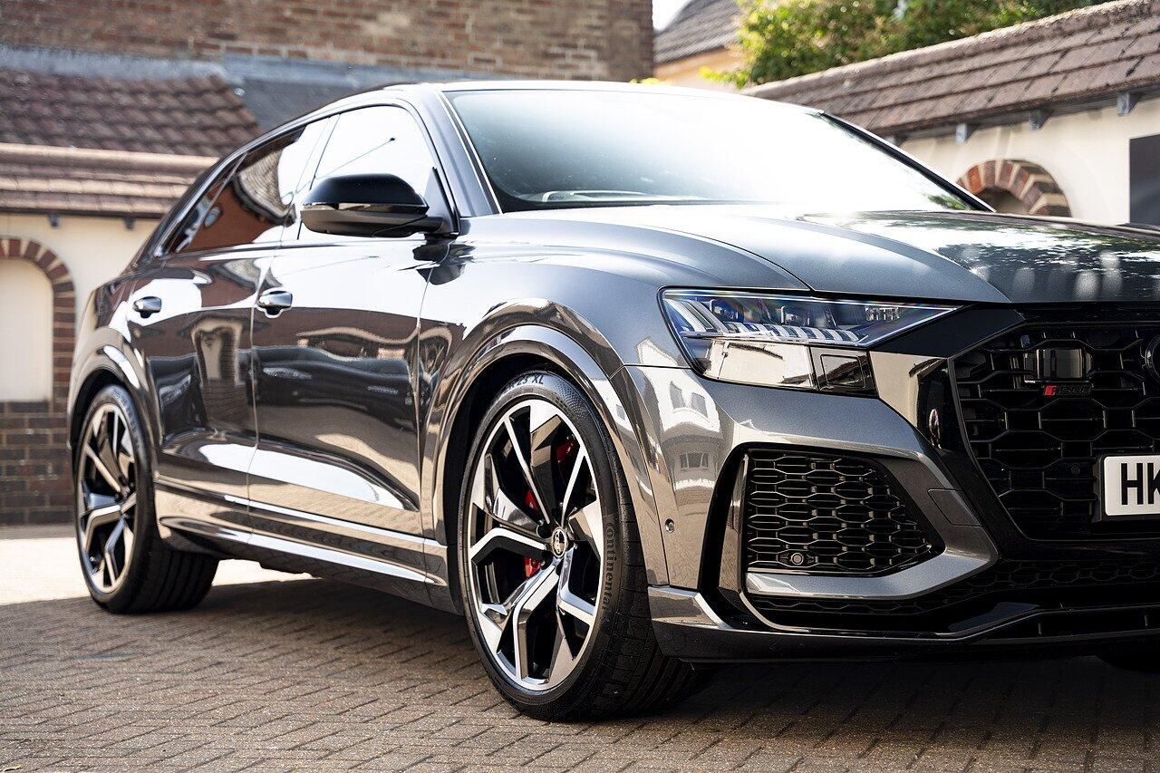 AUDI Q8 ESTATE SQ8 TFSI Quattro Vorsprung 5dr Tiptronic for sale UK - Slide 6