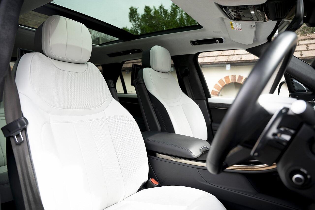 LAND ROVER RANGE ROVER SPORT ESTATE 3.0 P400 Autobiography 5dr Auto for sale UK - Slide 10