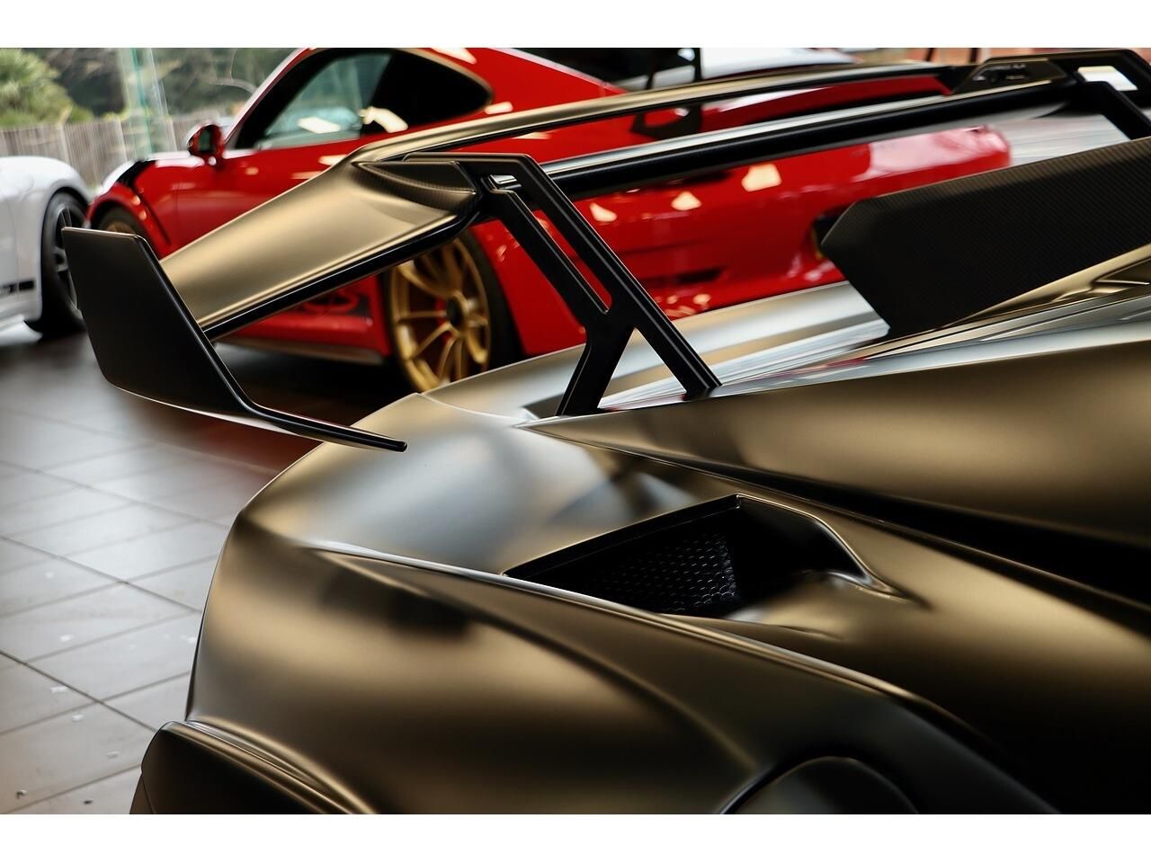 LAMBORGHINI HURACAN EVO COUPE 5.2 V10 640 STO 2dr Auto for sale UK - Slide 9