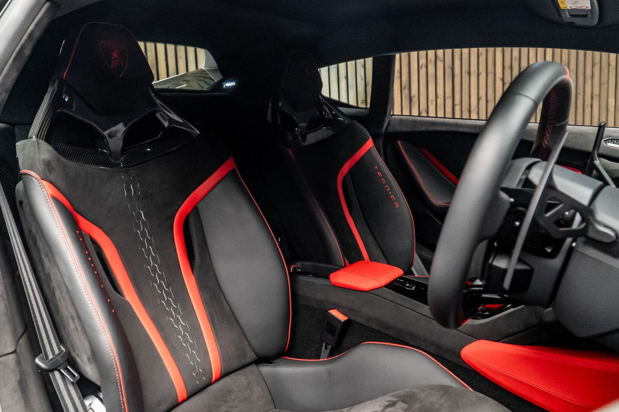 LAMBORGHINI HURACAN EVO COUPE 5.2 V10 640 Tecnica 2dr Auto for sale UK - Slide 2