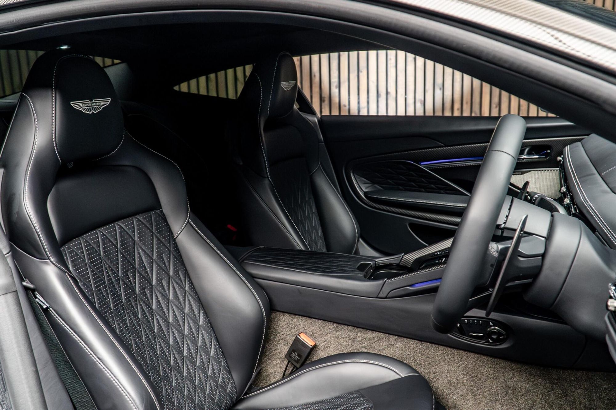 ASTON MARTIN DB12 COUPE V8 2dr Auto for sale UK - Slide 2