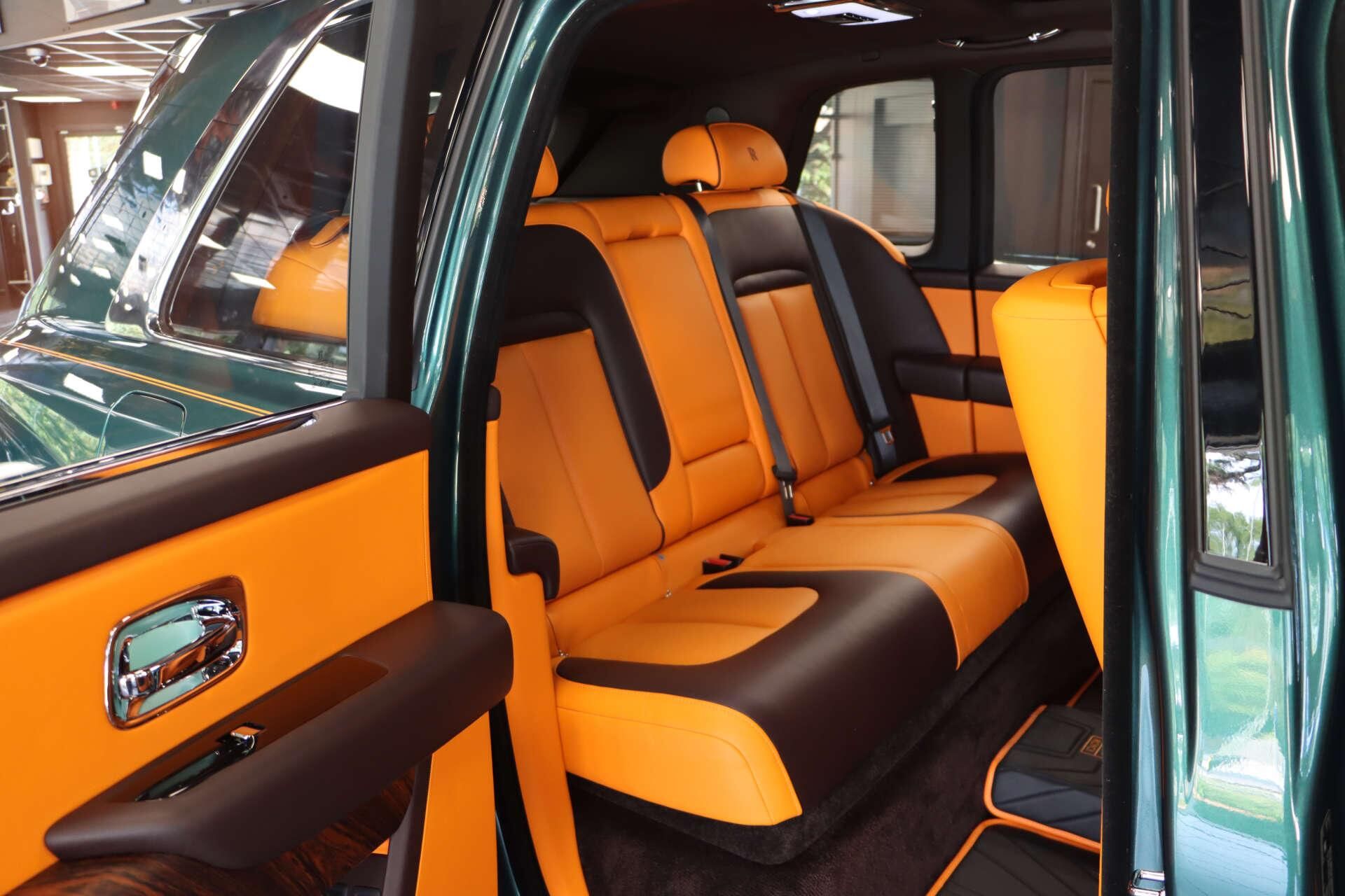 ROLLS-ROYCE CULLINAN ESTATE 5dr Auto for sale UK - Slide 6