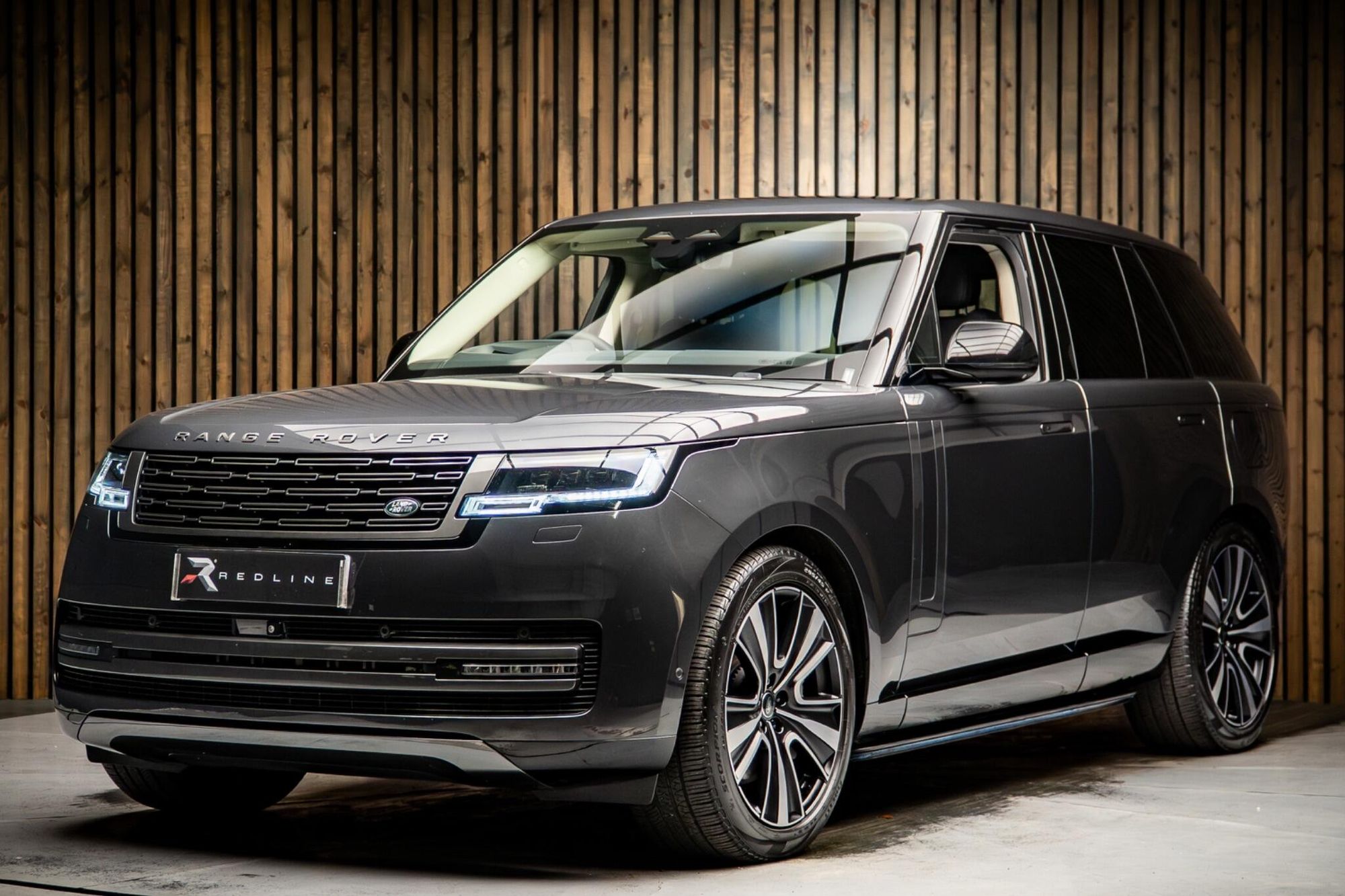 LAND ROVER RANGE ROVER ESTATE 3.0 P460e HSE 4dr Auto for sale UK - Slide 8