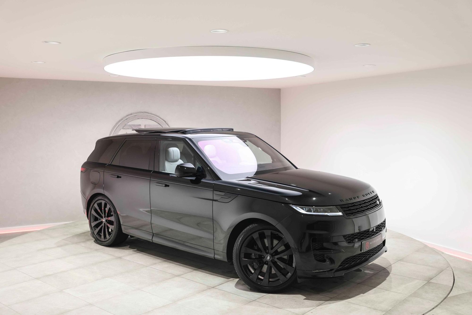 LAND ROVER RANGE ROVER SPORT ESTATE 4.4 P530 V8 First Edition 5dr Auto for sale UK - Slide 10