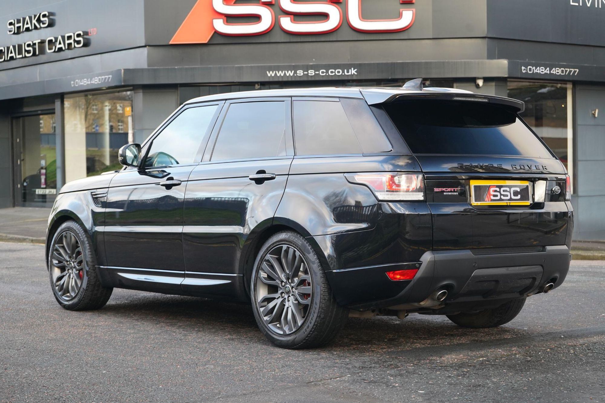 LAND ROVER RANGE ROVER SPORT DIESEL ESTATE 3.0 SDV6 HSE Dynamic 5dr Auto for sale UK - Slide 8