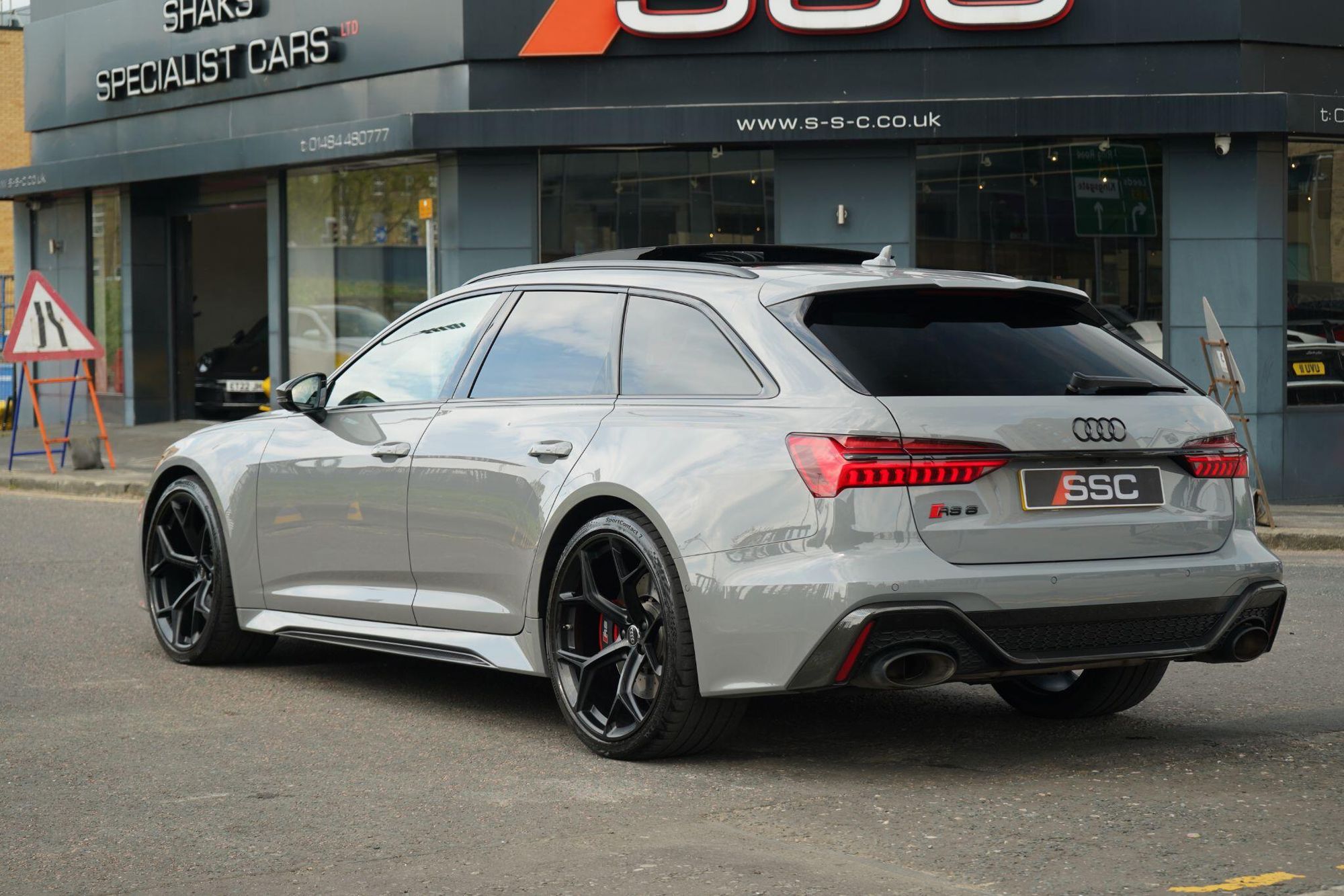 AUDI RS6 RS 6 AVANT RS 6 TFSI Quattro Performance 5dr Tiptronic for sale UK - Slide 9