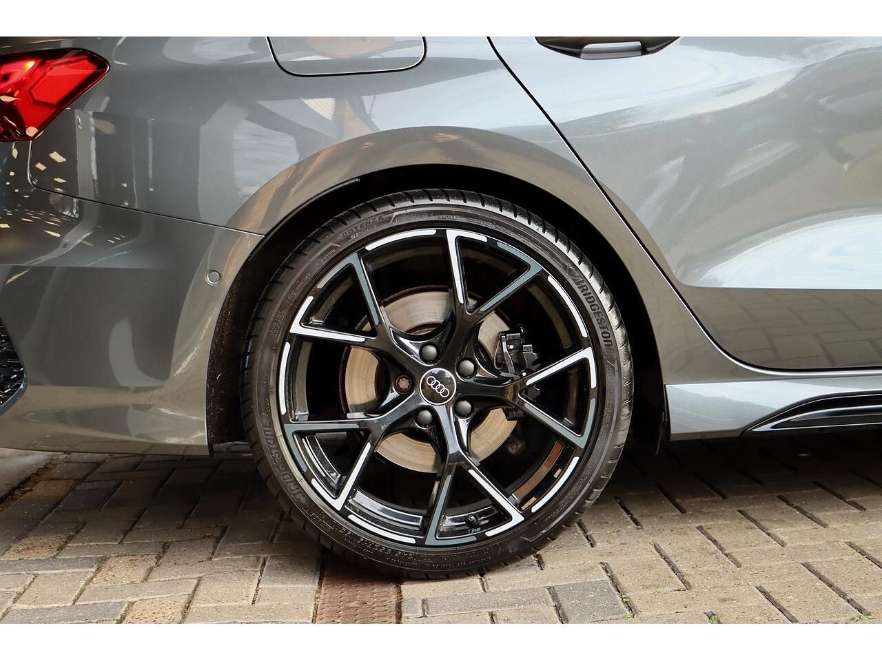 AUDI RS3 RS 3 SALOON RS 3 TFSI Quattro Vorsprung 4dr S Tronic for sale UK - Slide 8