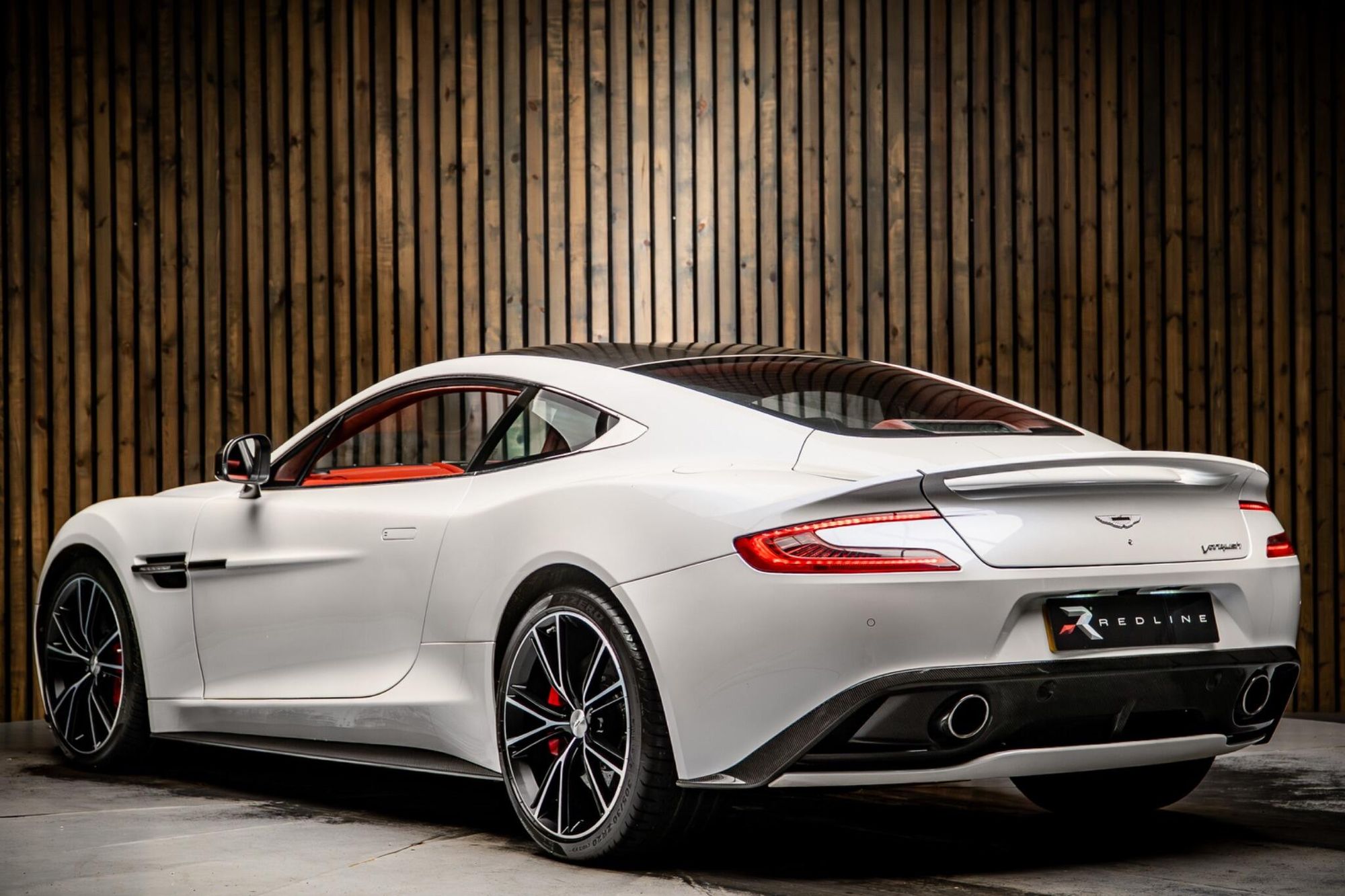 ASTON MARTIN VANQUISH COUPE V12 2+0 2dr Touchtronic Auto for sale UK - Slide 3