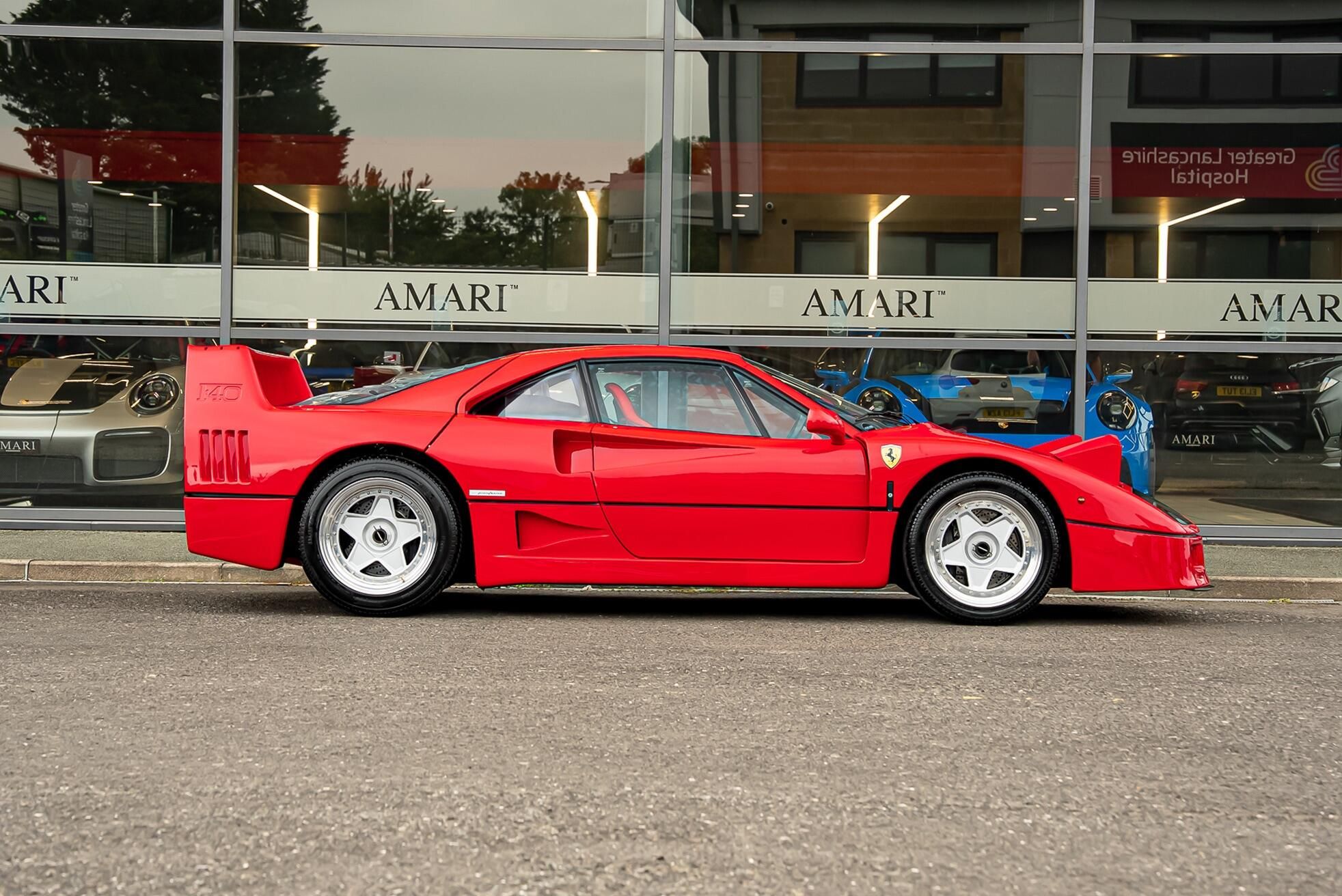 FERRARI F40 COUPE 2dr for sale UK - Slide 2