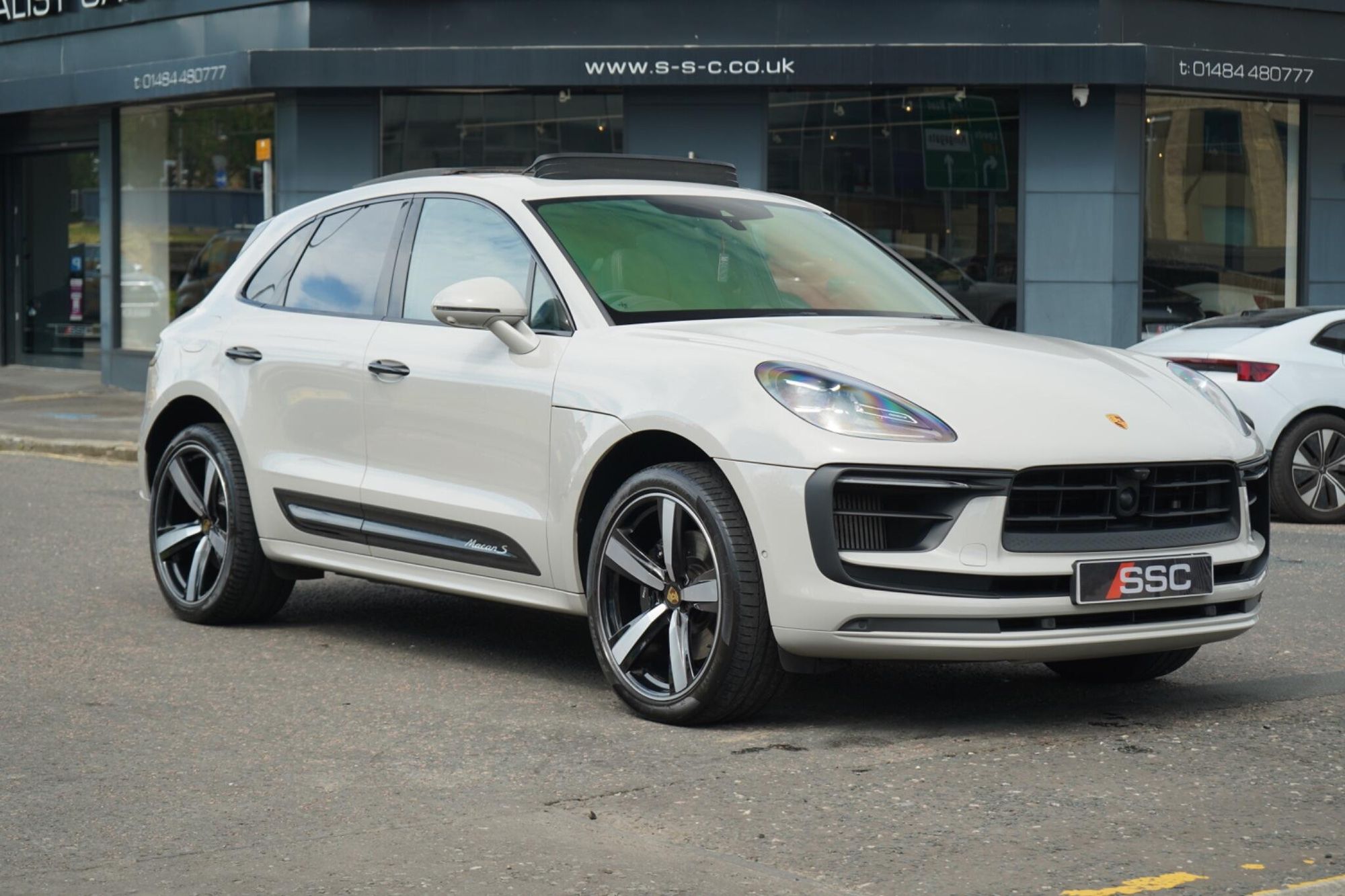 PORSCHE MACAN ESTATE S 5dr PDK for sale UK - Slide 4