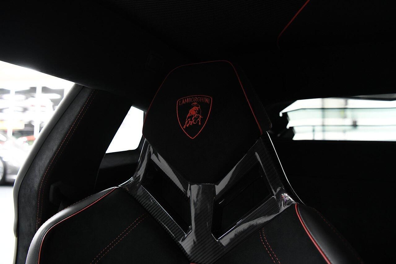 LAMBORGHINI AVENTADOR COUPE LP 750-4 Superveloce 2dr ISR for sale UK - Slide 9