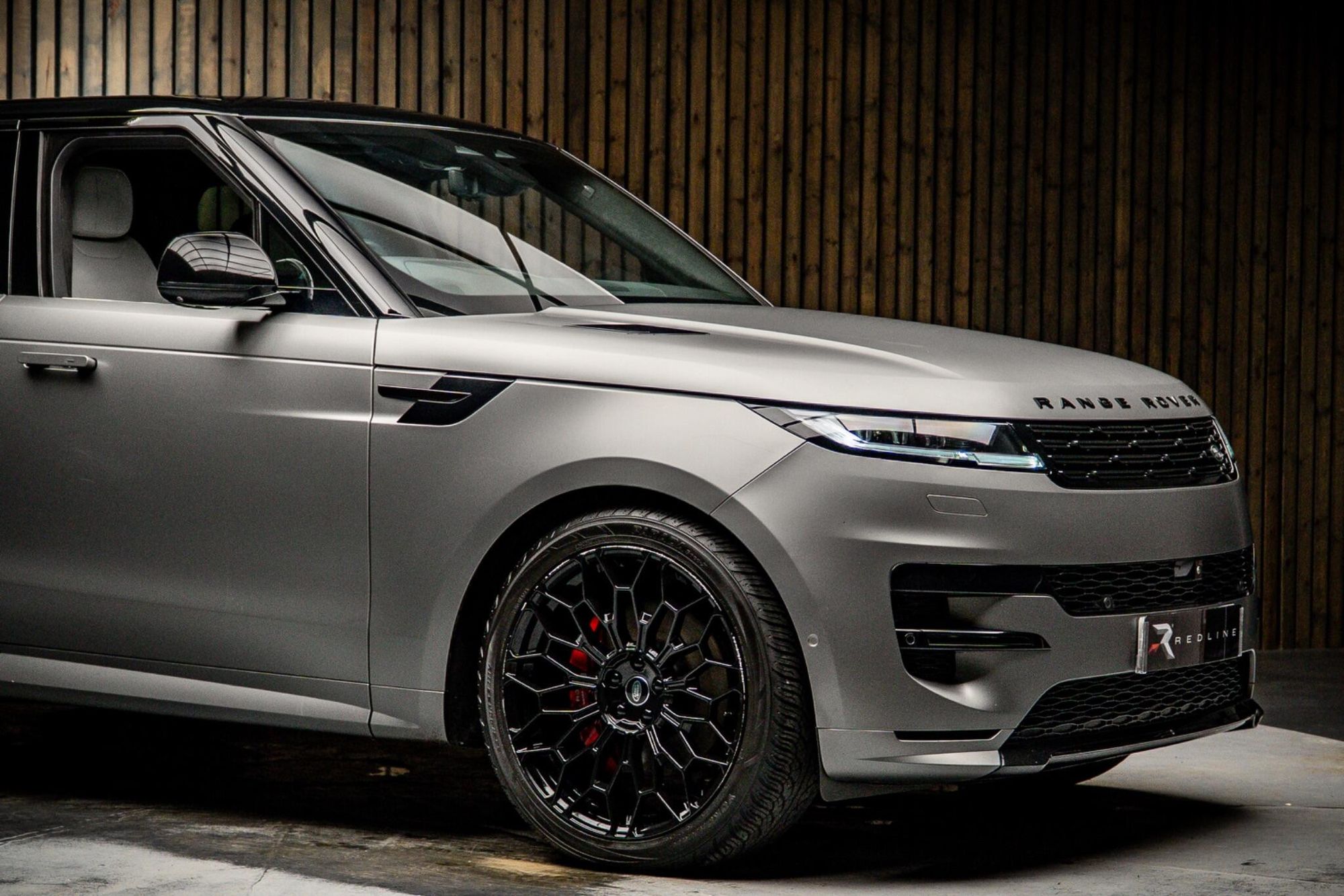 LAND ROVER RANGE ROVER SPORT DIESEL ESTATE 3.0 D350 First Edition 5dr Auto for sale UK - Slide 10