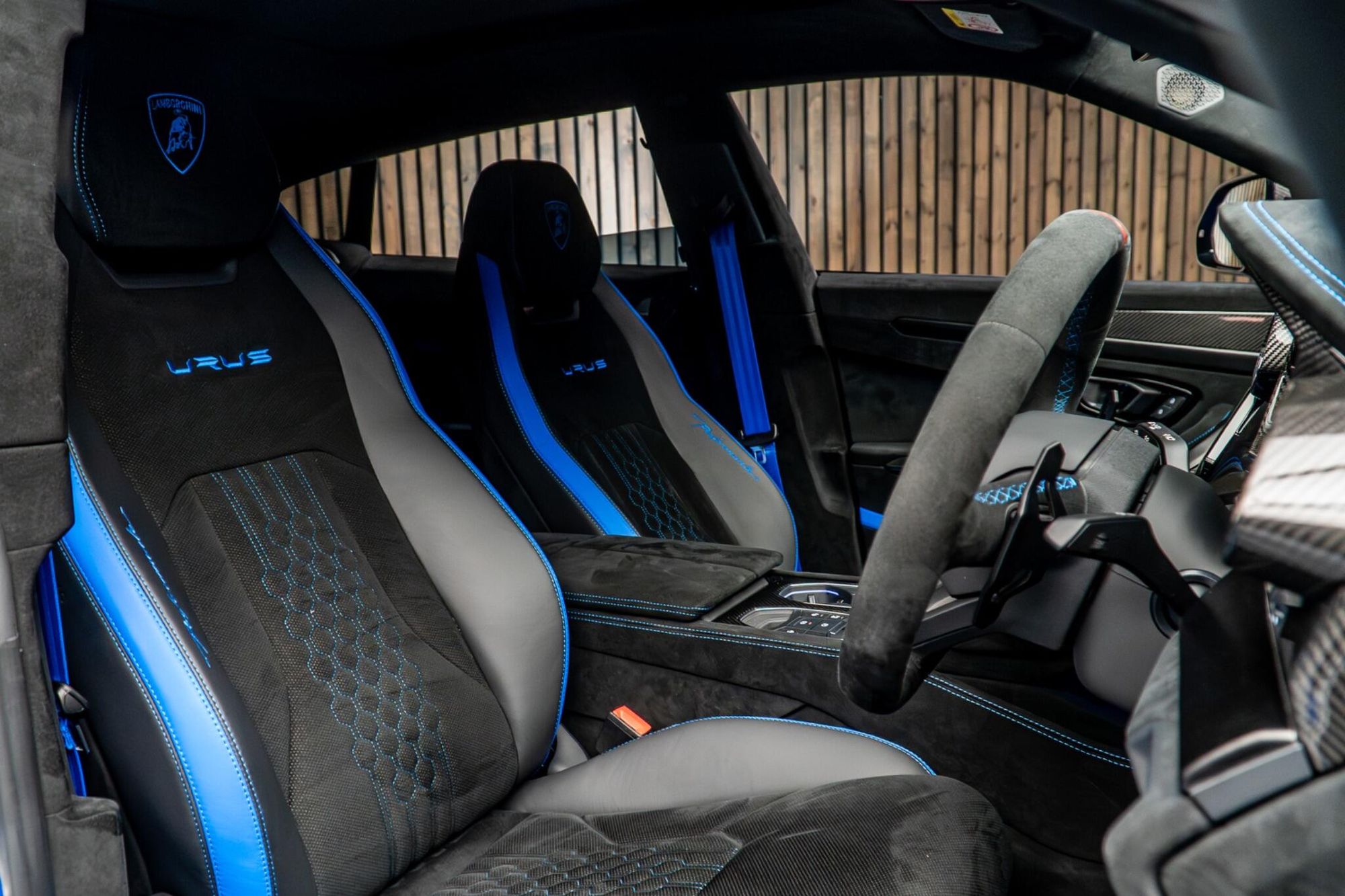 LAMBORGHINI URUS ESTATE 4.0T FSI V8 Performante 5dr Auto for sale UK - Slide 2