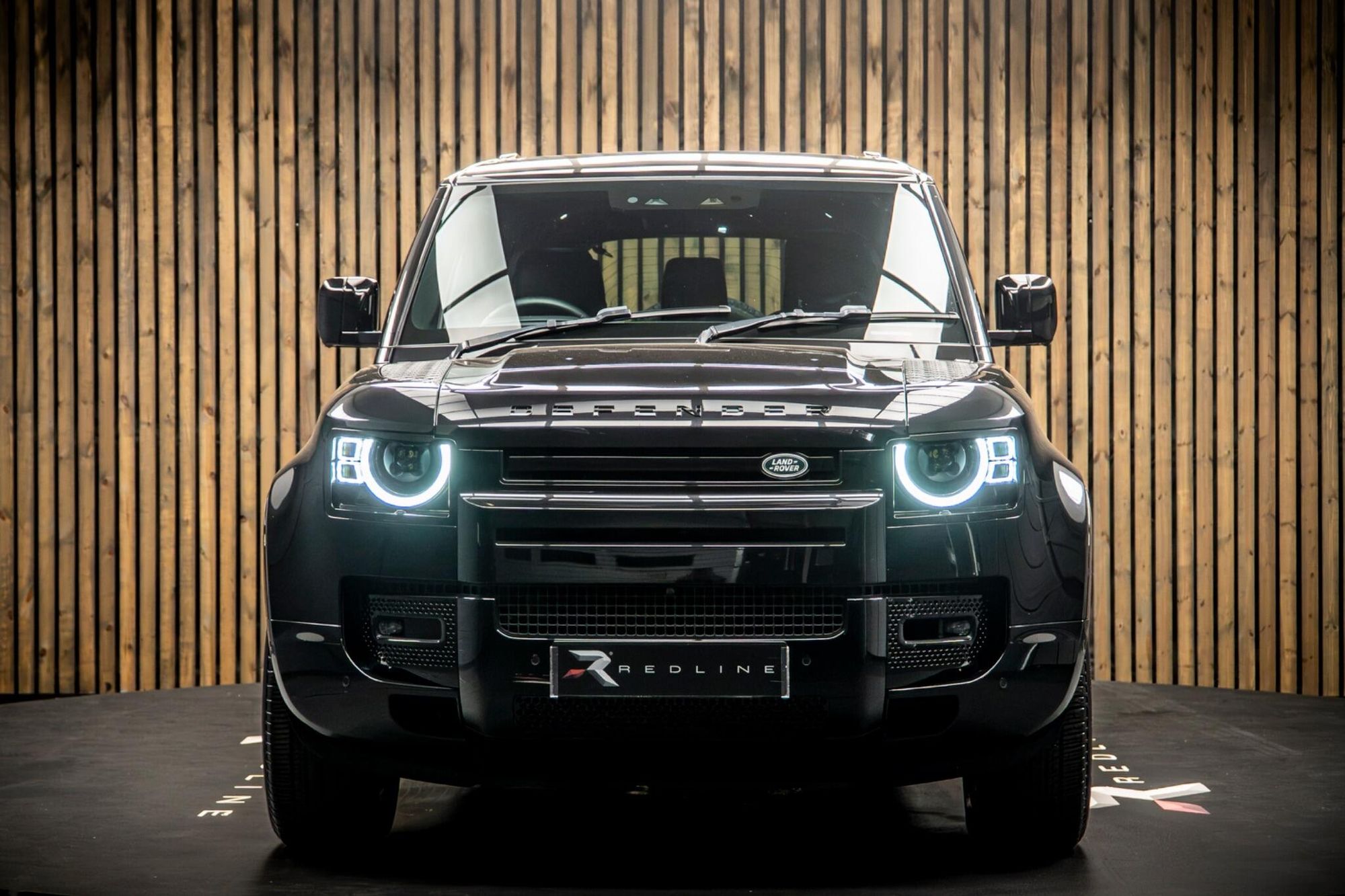 LAND ROVER DEFENDER DIESEL ESTATE 3.0 D350 X-Dynamic HSE 130 5dr Auto for sale UK - Slide 5