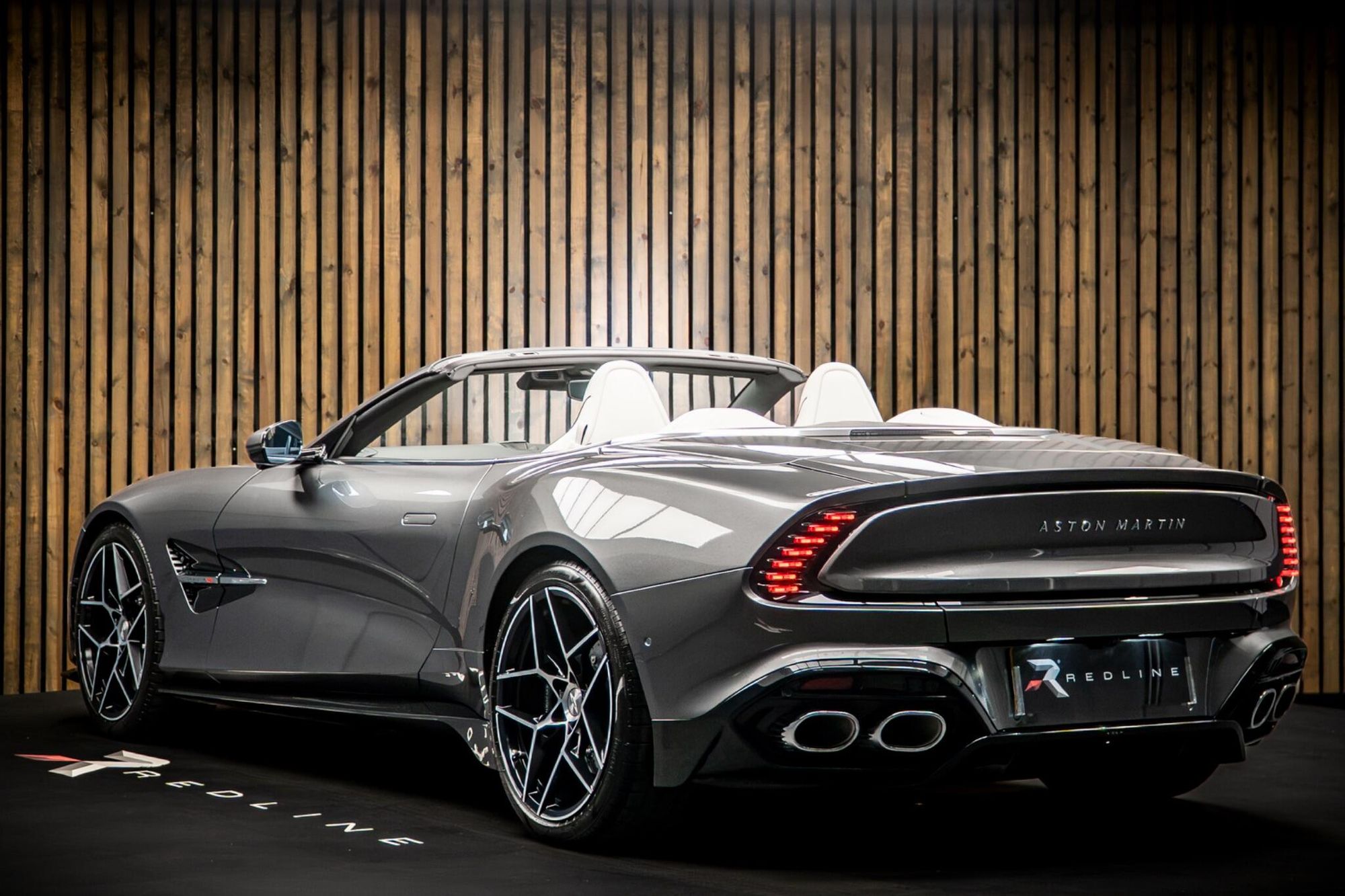 ASTON MARTIN VANQUISH CONVERTIBLE V12 Volante 2dr Auto for sale UK - Slide 3