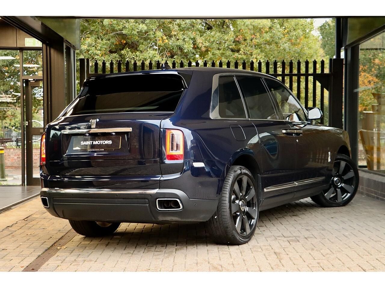 ROLLS-ROYCE CULLINAN ESTATE 5dr Auto for sale UK - Slide 8