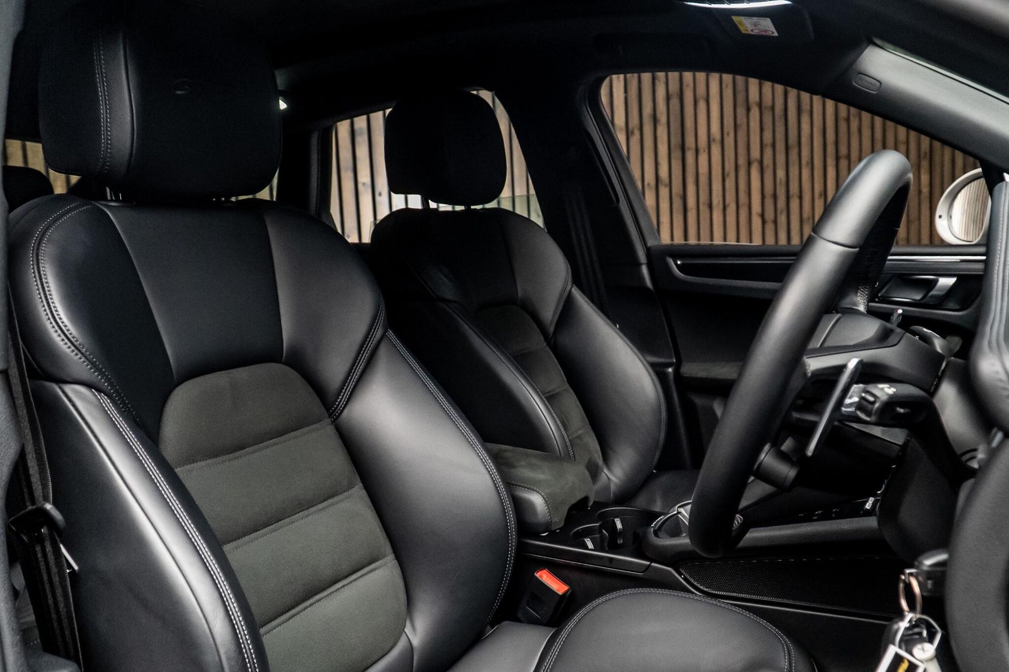 PORSCHE MACAN ESTATE GTS 5dr PDK for sale UK - Slide 2