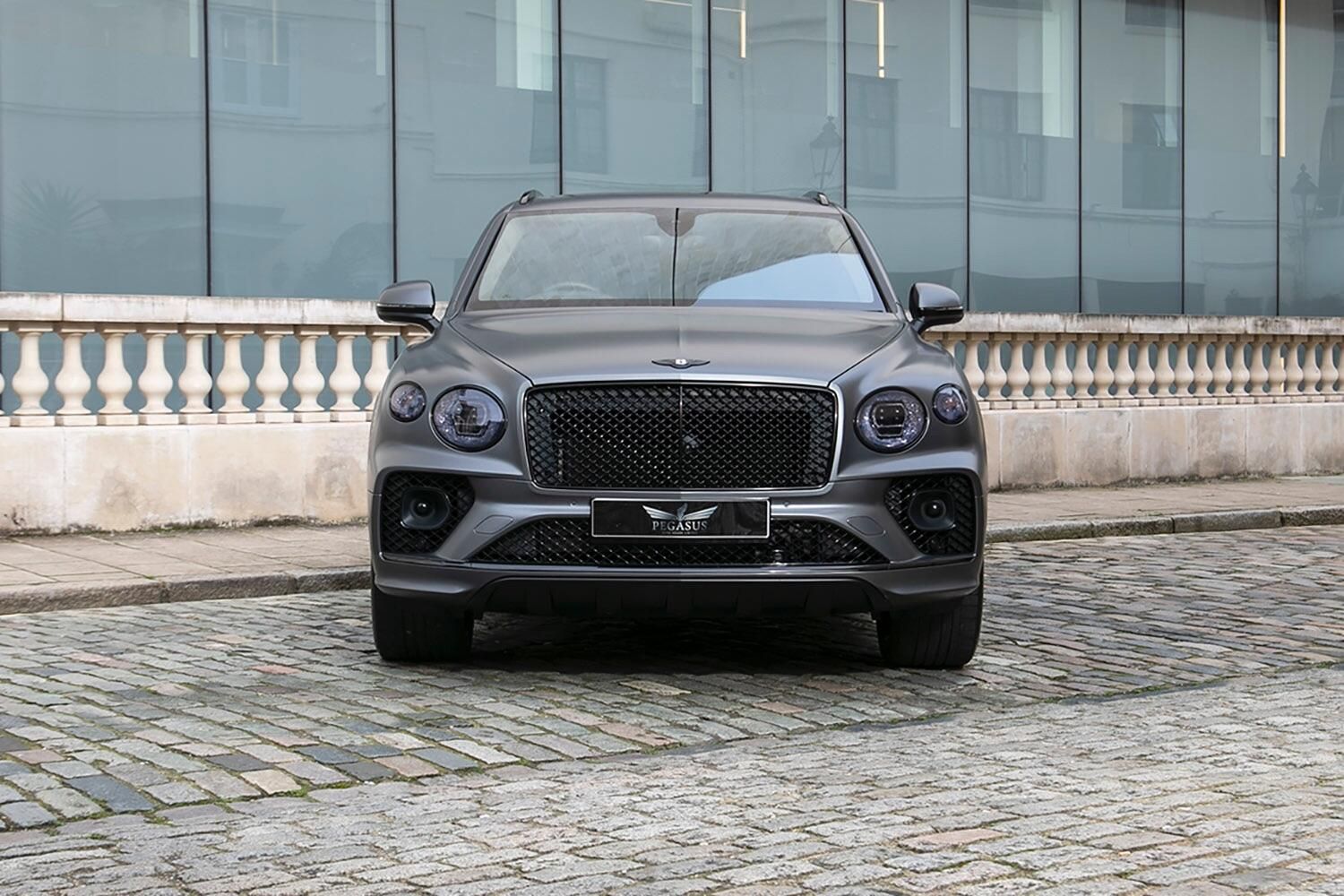 BENTLEY BENTAYGA ESTATE 3.0 V6 Hybrid 5dr Auto for sale UK - Slide 4