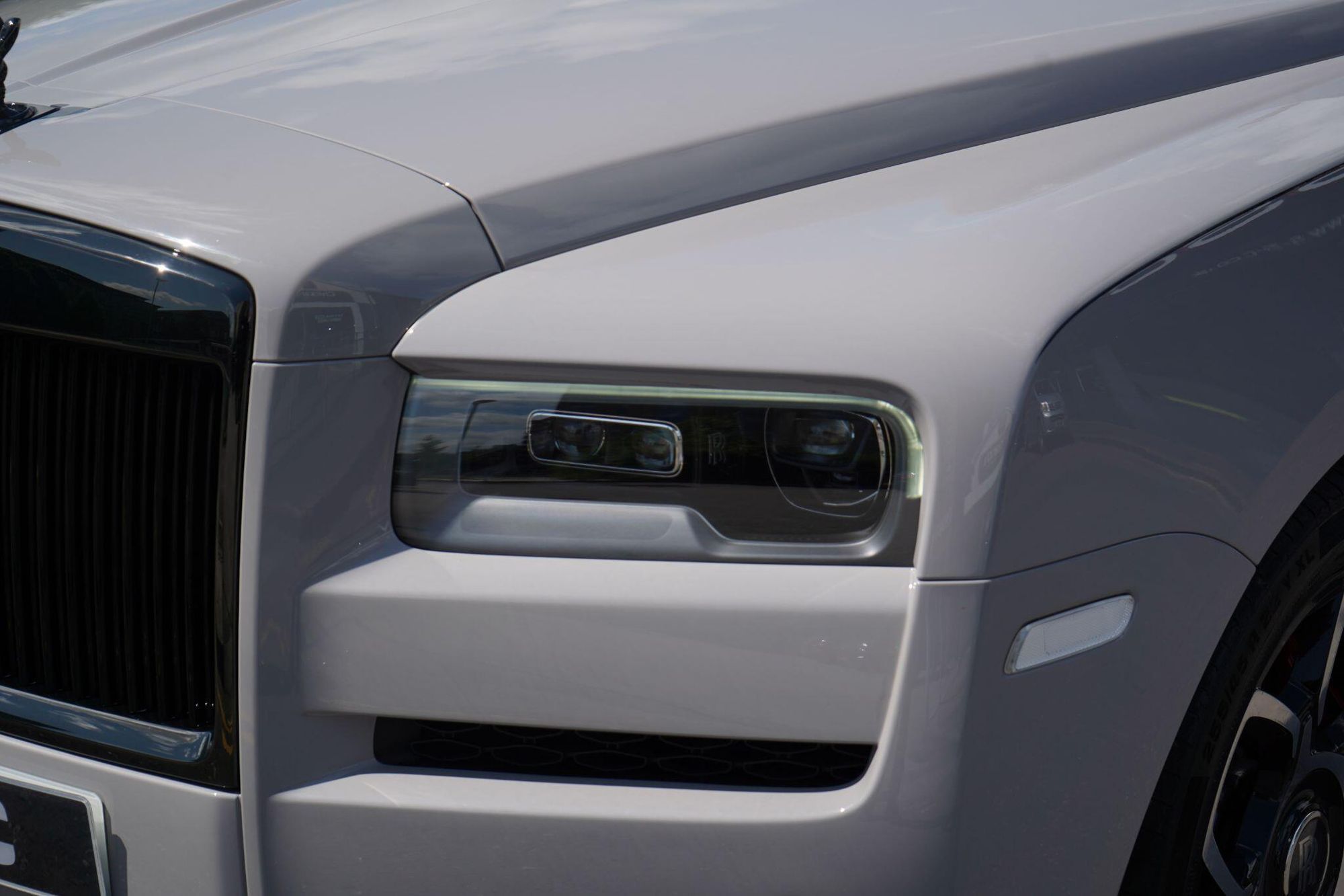 ROLLS-ROYCE CULLINAN ESTATE Black Badge 5dr Auto for sale UK - Slide 4
