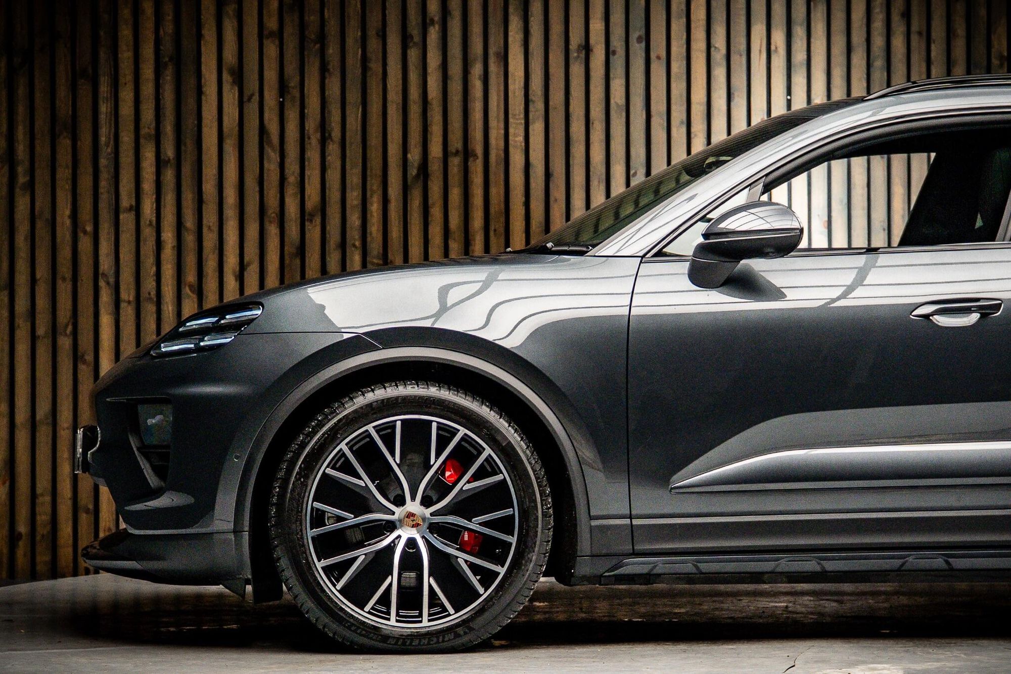 PORSCHE MACAN ELECTRIC ESTATE 380kW 4S 100kWh 5dr Auto for sale UK - Slide 9