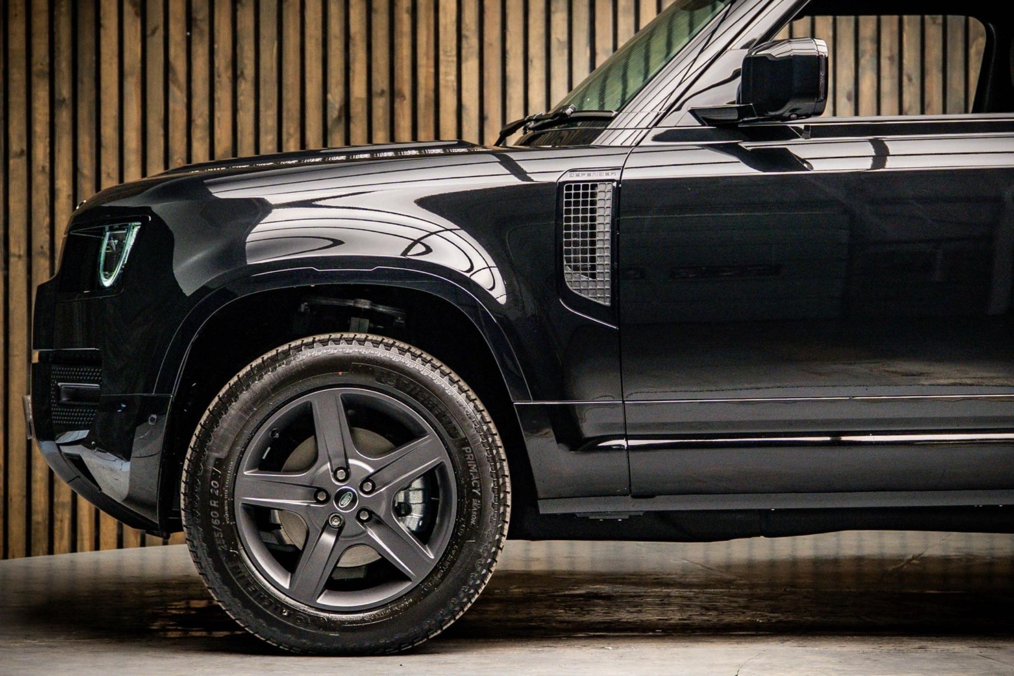 LAND ROVER DEFENDER 90 DIESEL 3.0 D250 Hard Top X-Dynamic SE Auto for sale UK - Slide 9