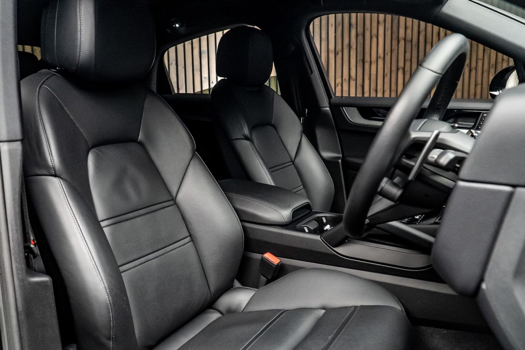Porsche Cayenne Coupe 3.0 V6 Black Edition 353 Tiptronic S 5 Door Auto for sale UK - Slide 2