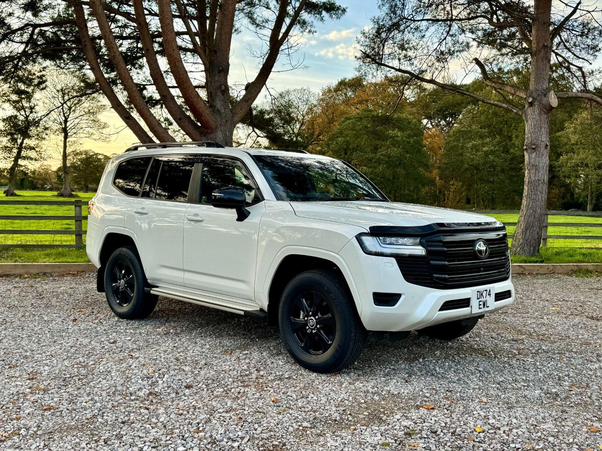 TOYOTA LAND CRUISER DIESEL ESTATE GX Amazon TD 5dr for sale UK - Slide 6