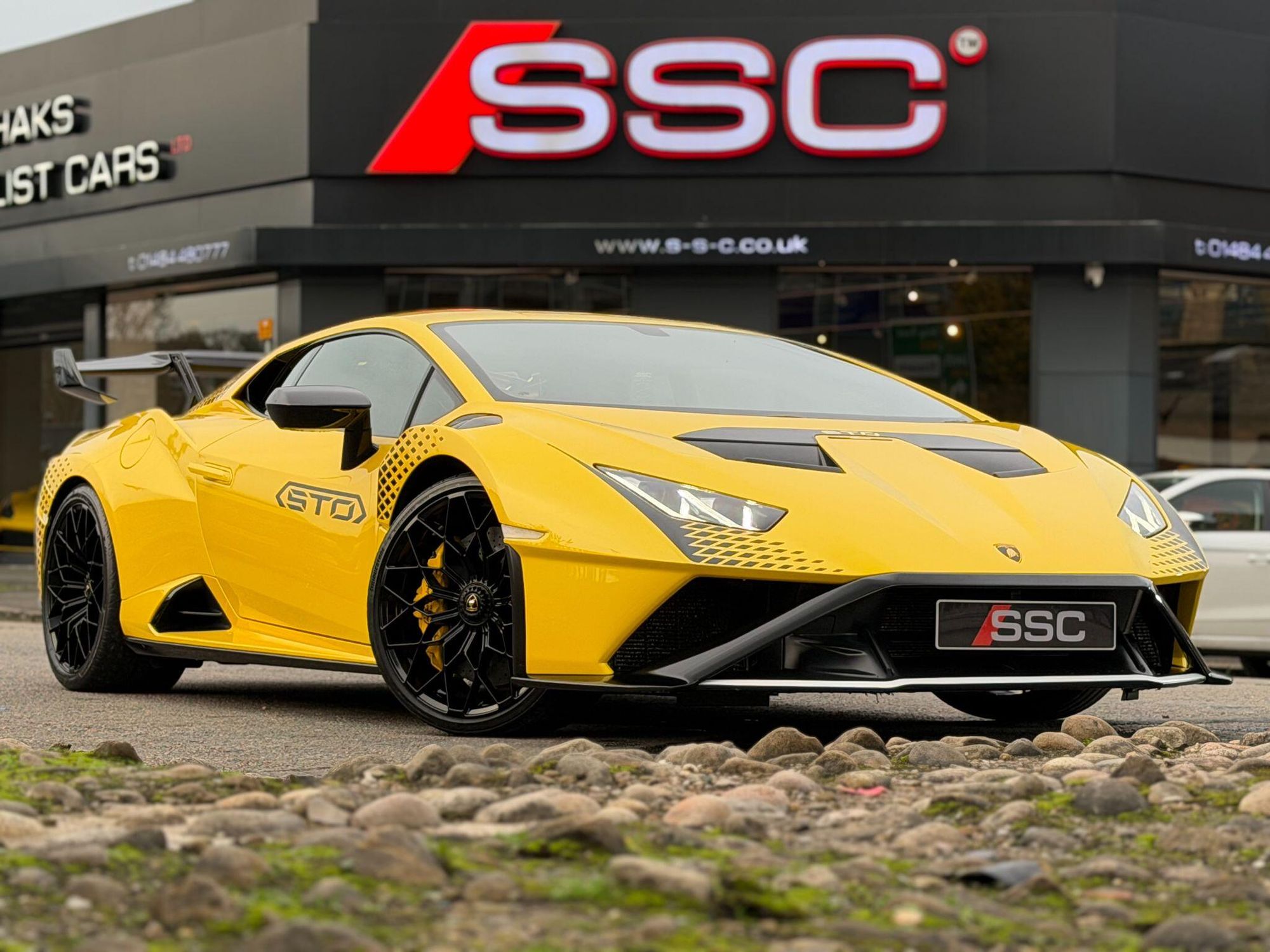 LAMBORGHINI HURACAN EVO COUPE 5.2 V10 640 STO 2dr Auto for sale UK