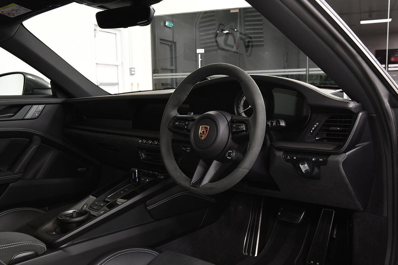 PORSCHE 911 [992] CARRERA COUPE GTS 2dr PDK for sale UK - Slide 4