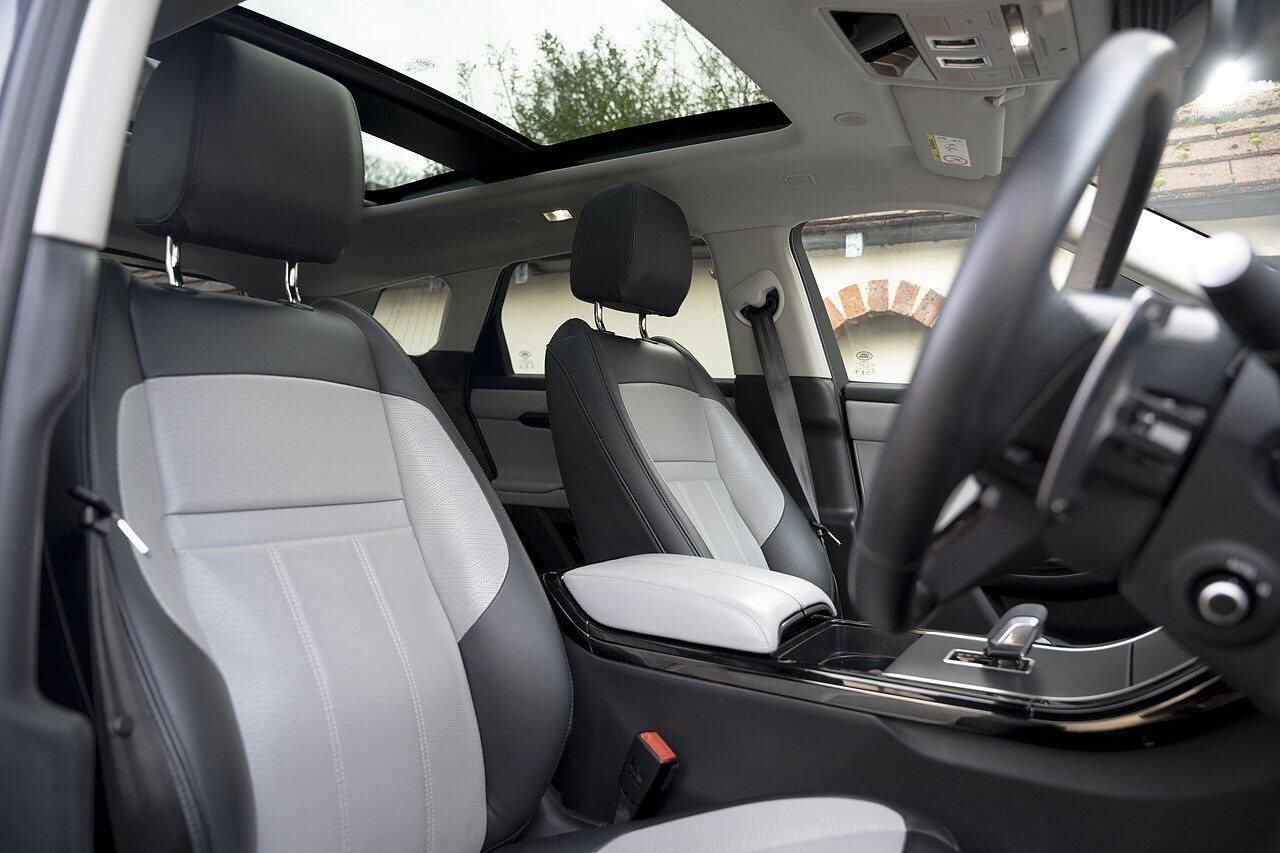 LAND ROVER RANGE ROVER EVOQUE HATCHBACK 1.5 P300e Dynamic HSE 5dr Auto for sale UK - Slide 9