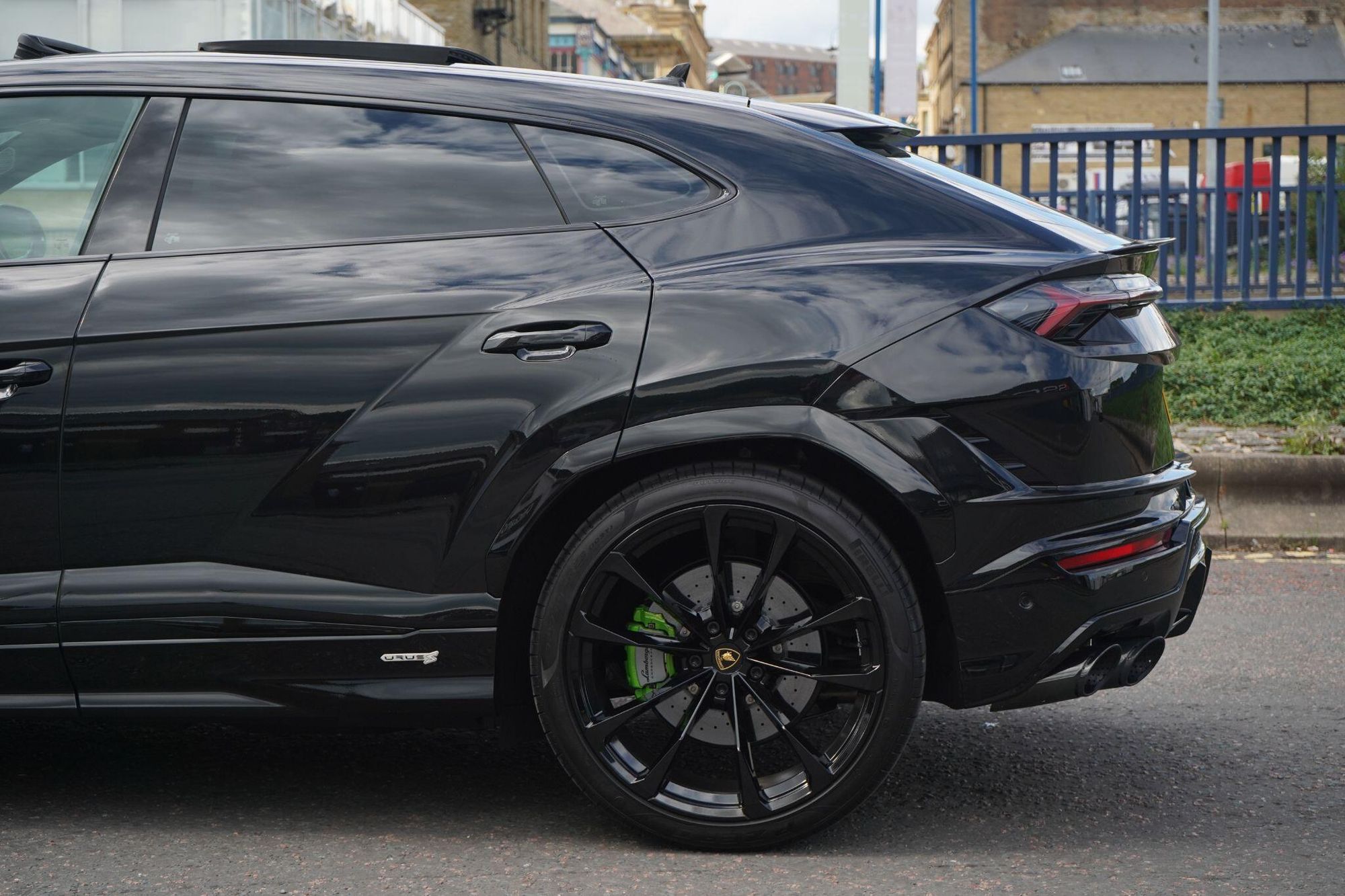LAMBORGHINI URUS ESTATE 4.0T FSI V8 S 5dr Auto for sale UK - Slide 9