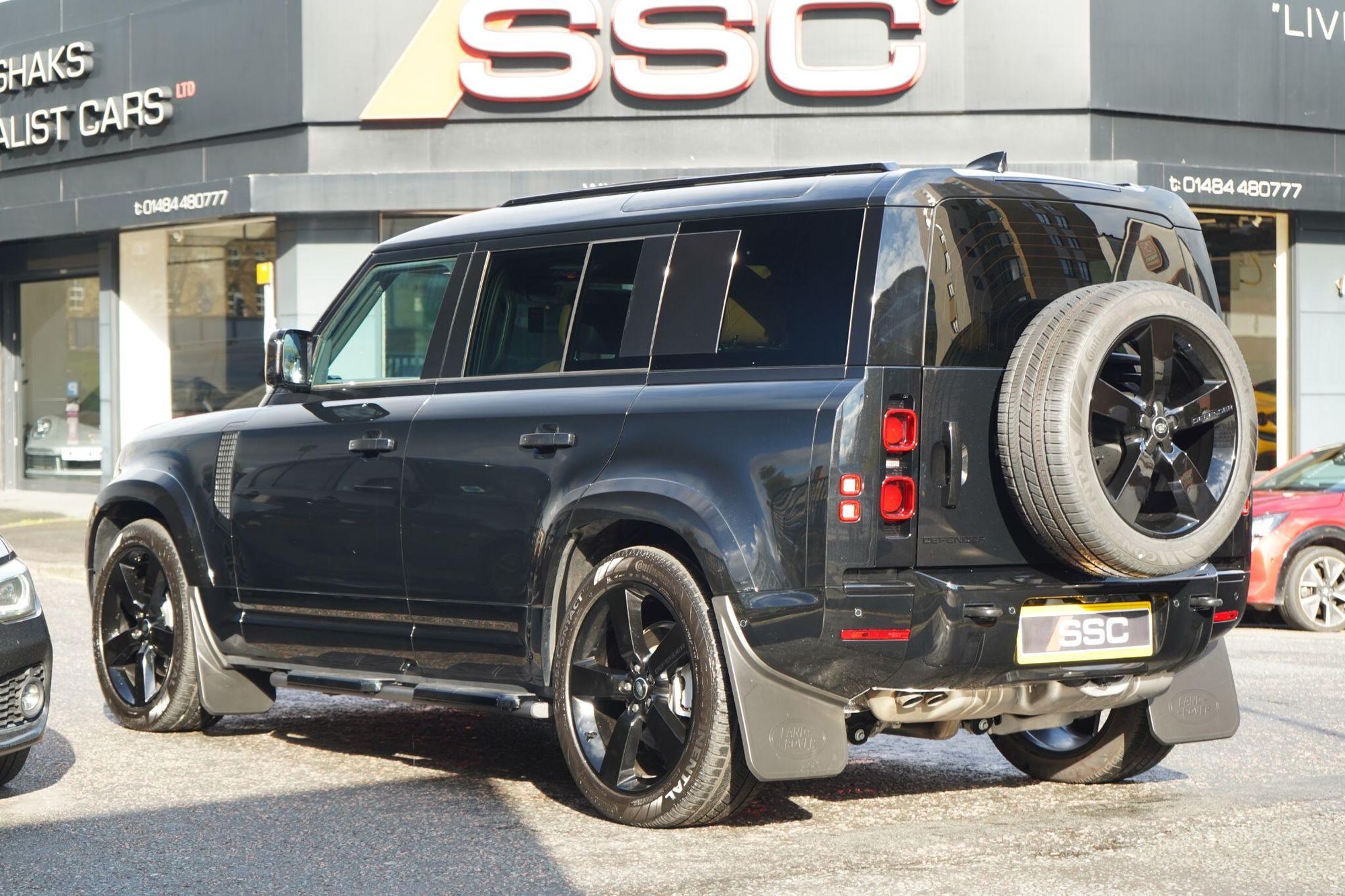 LAND ROVER DEFENDER DIESEL ESTATE 3.0 D350 X-Dynamic HSE 110 5dr Auto for sale UK - Slide 2