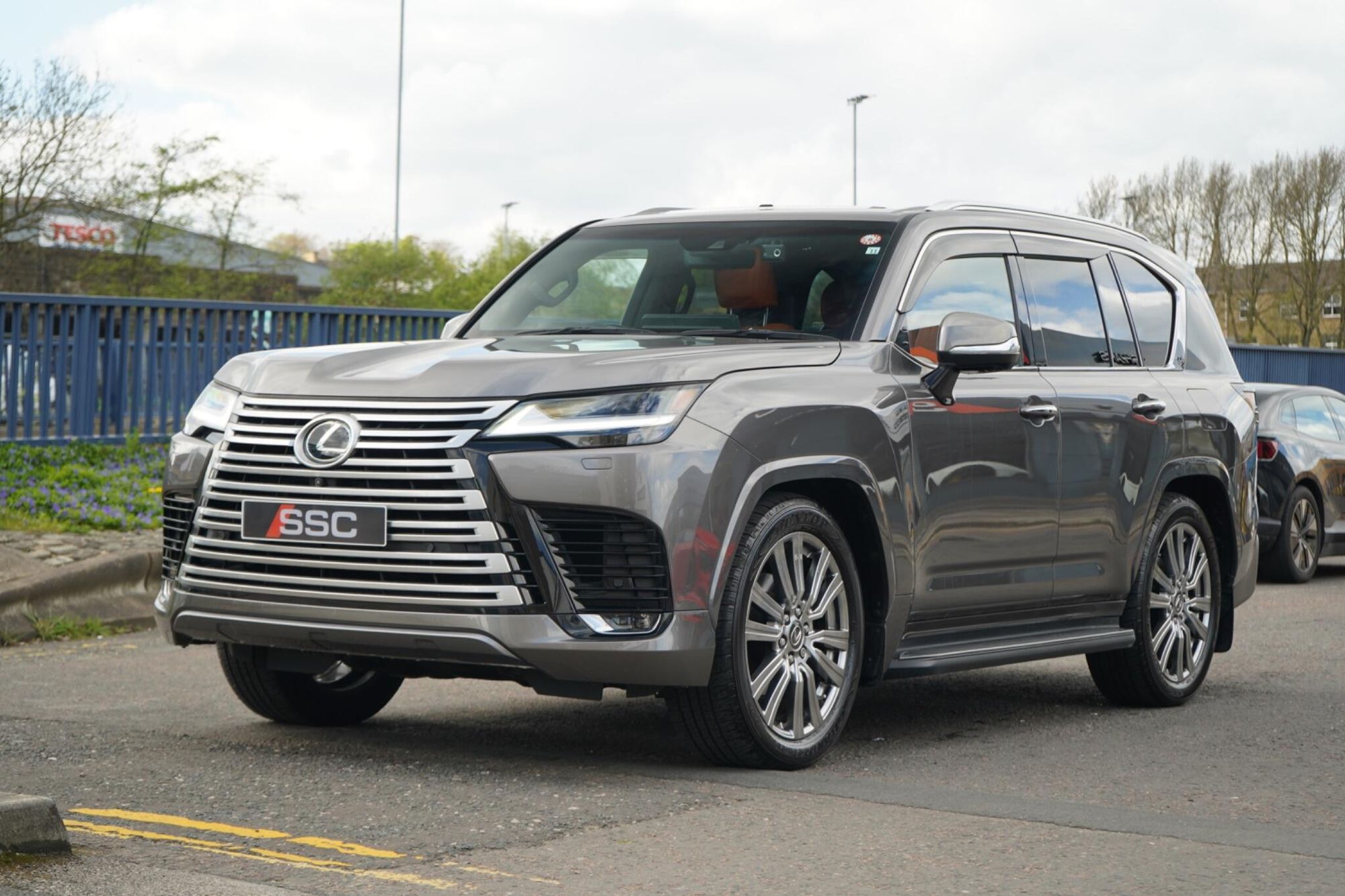 LEXUS RX ESTATE 450h 3.5 Luxury 5dr CVT for sale UK - Slide 8