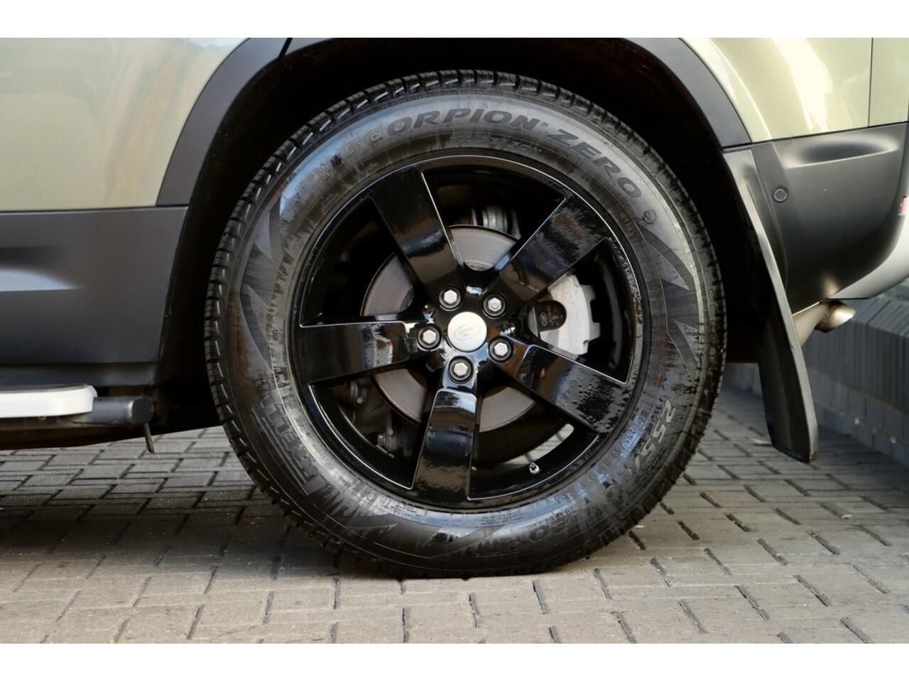 LAND ROVER DEFENDER ESTATE SPECIAL EDITIONS 2.0 D240 First Edition 110 5dr Auto for sale UK - Slide 7